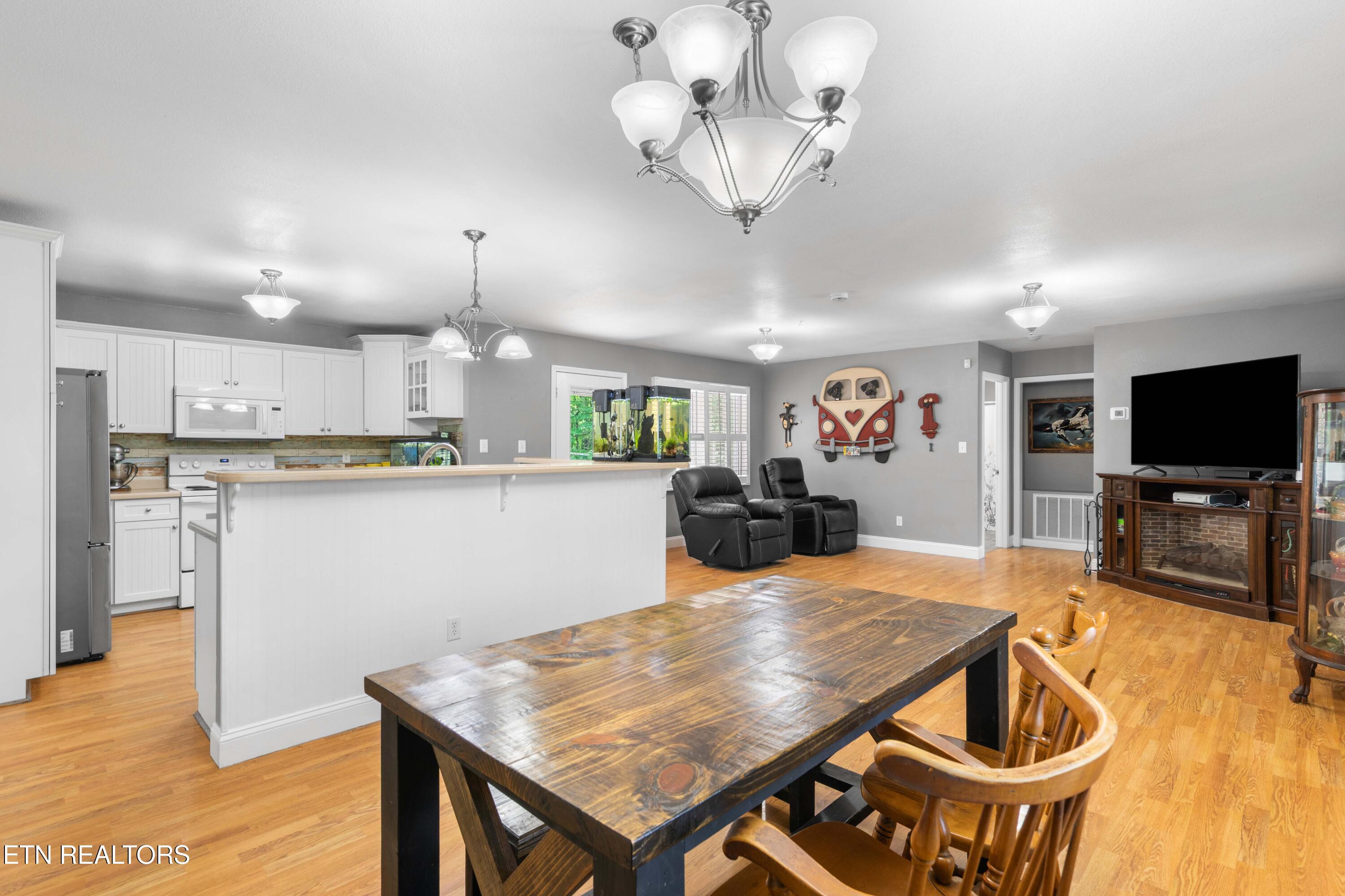 8114 Thorn Grove Pike