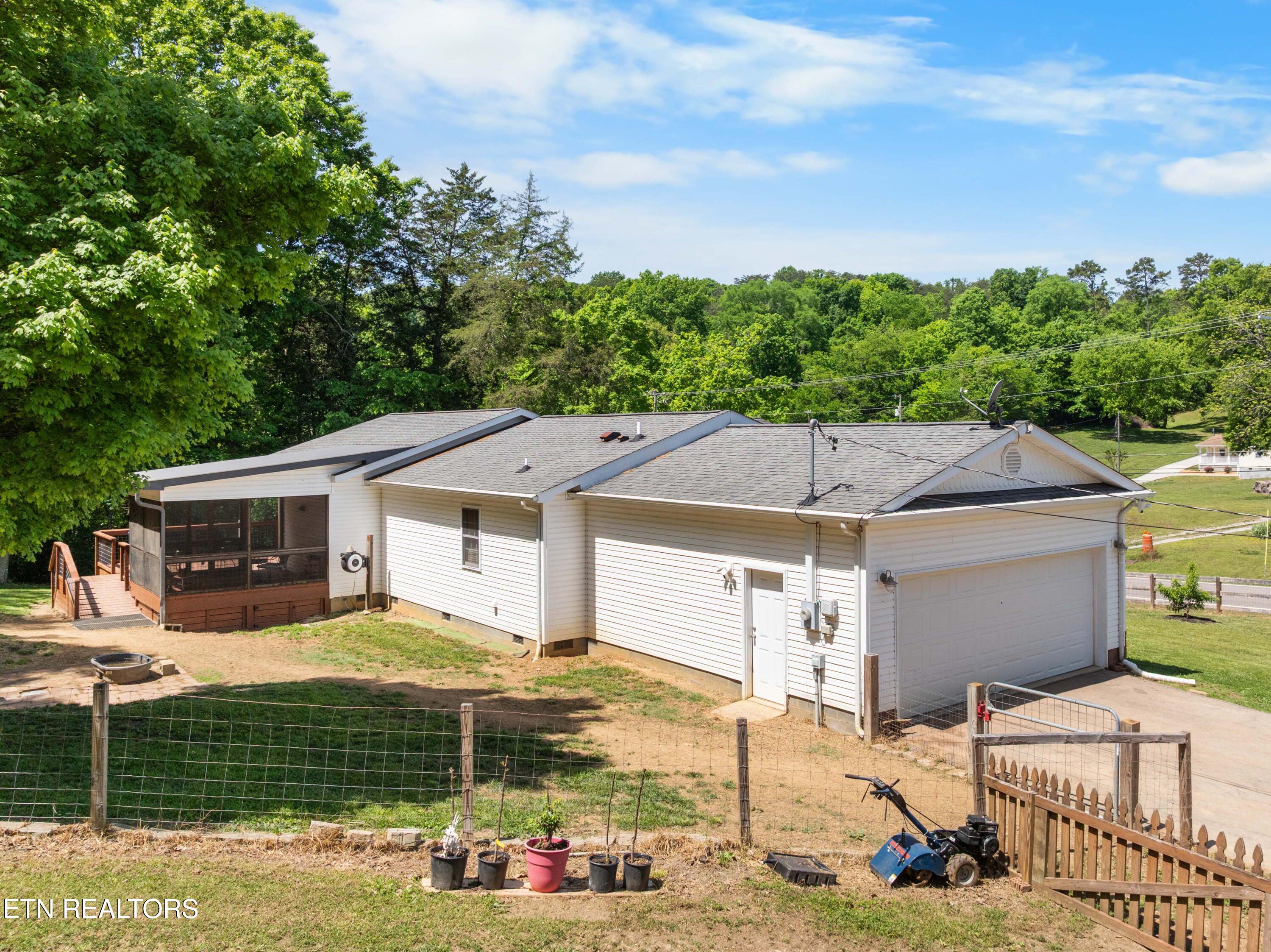 8114 Thorn Grove Pike