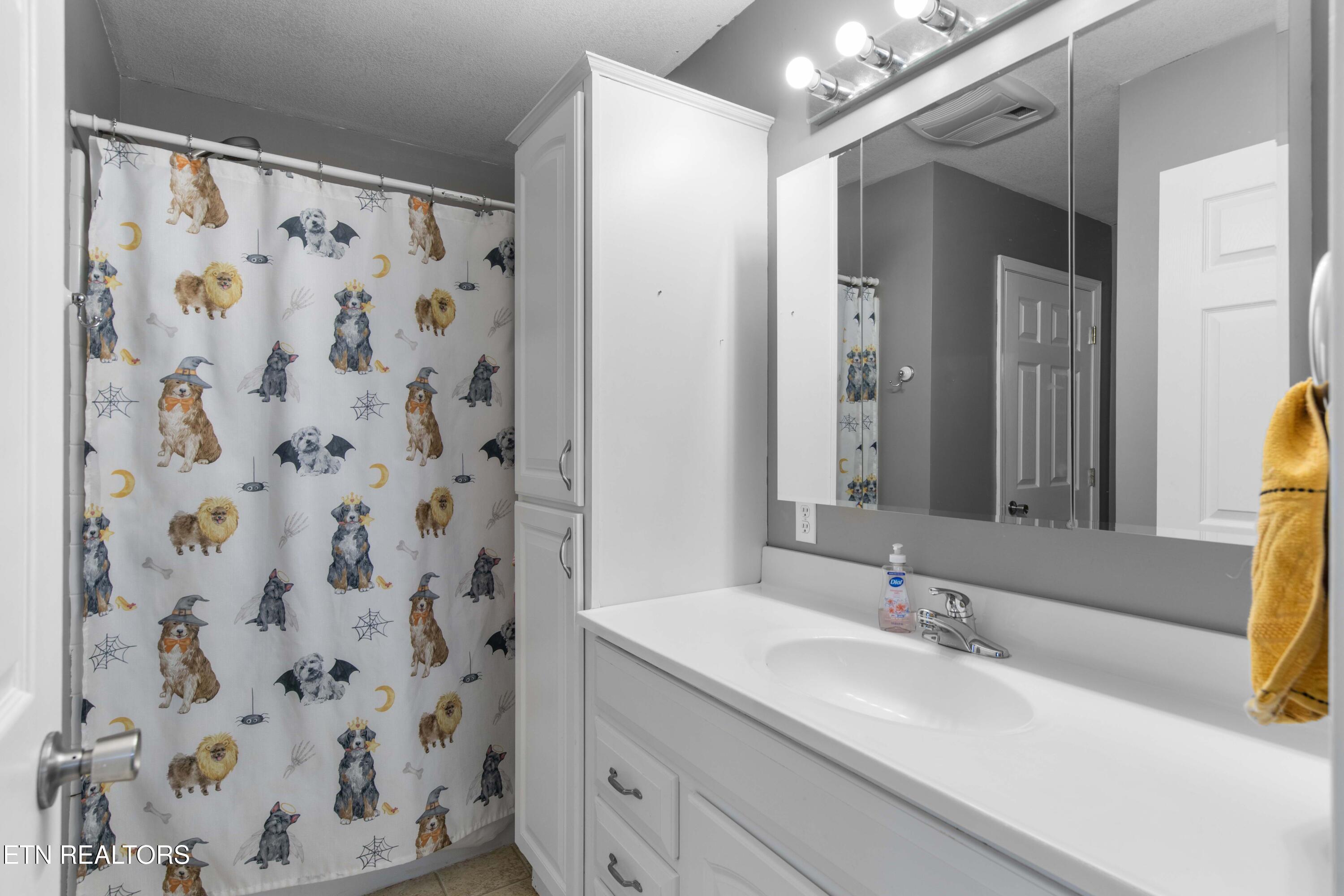 8114 Thorn Grove Pike