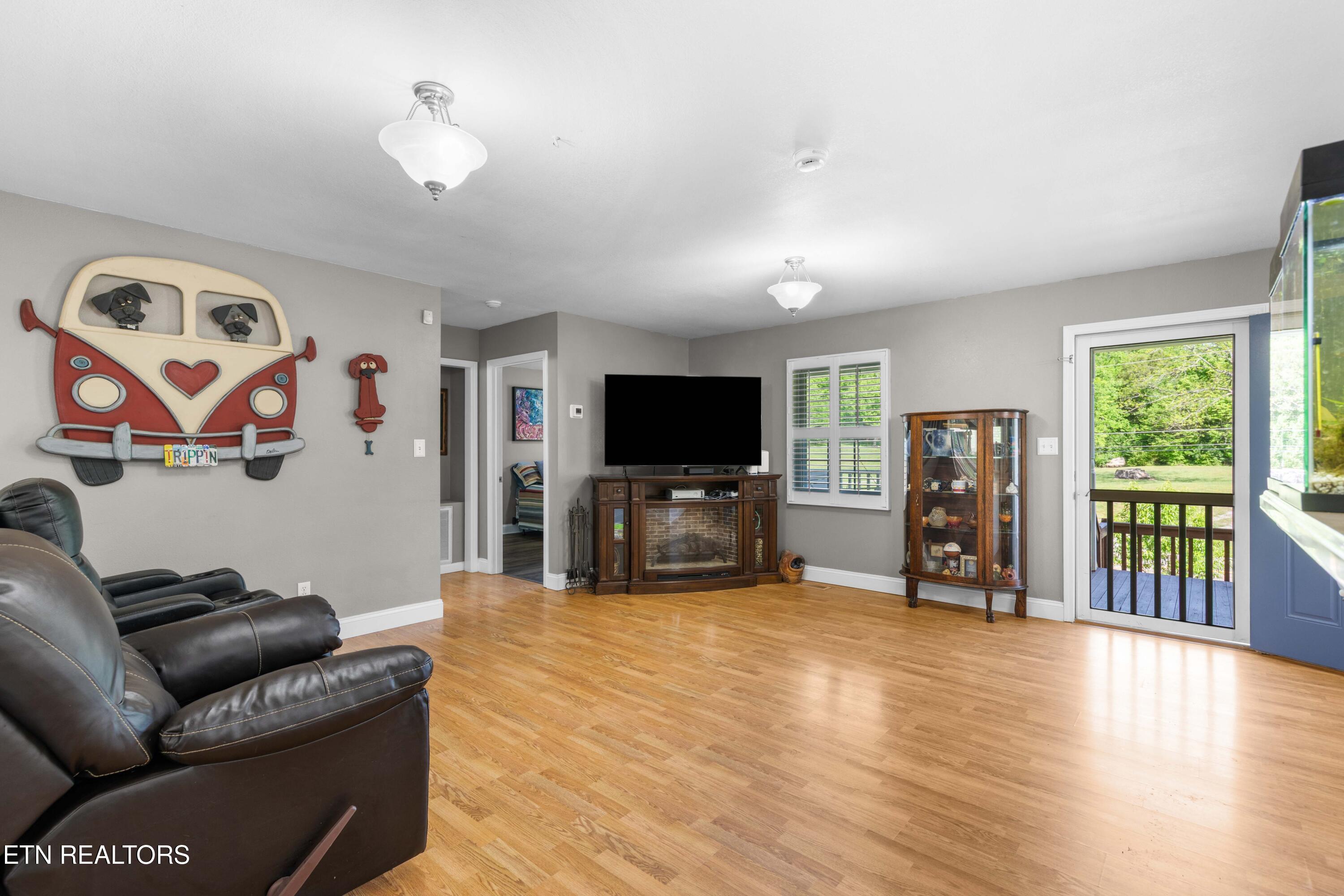 8114 Thorn Grove Pike