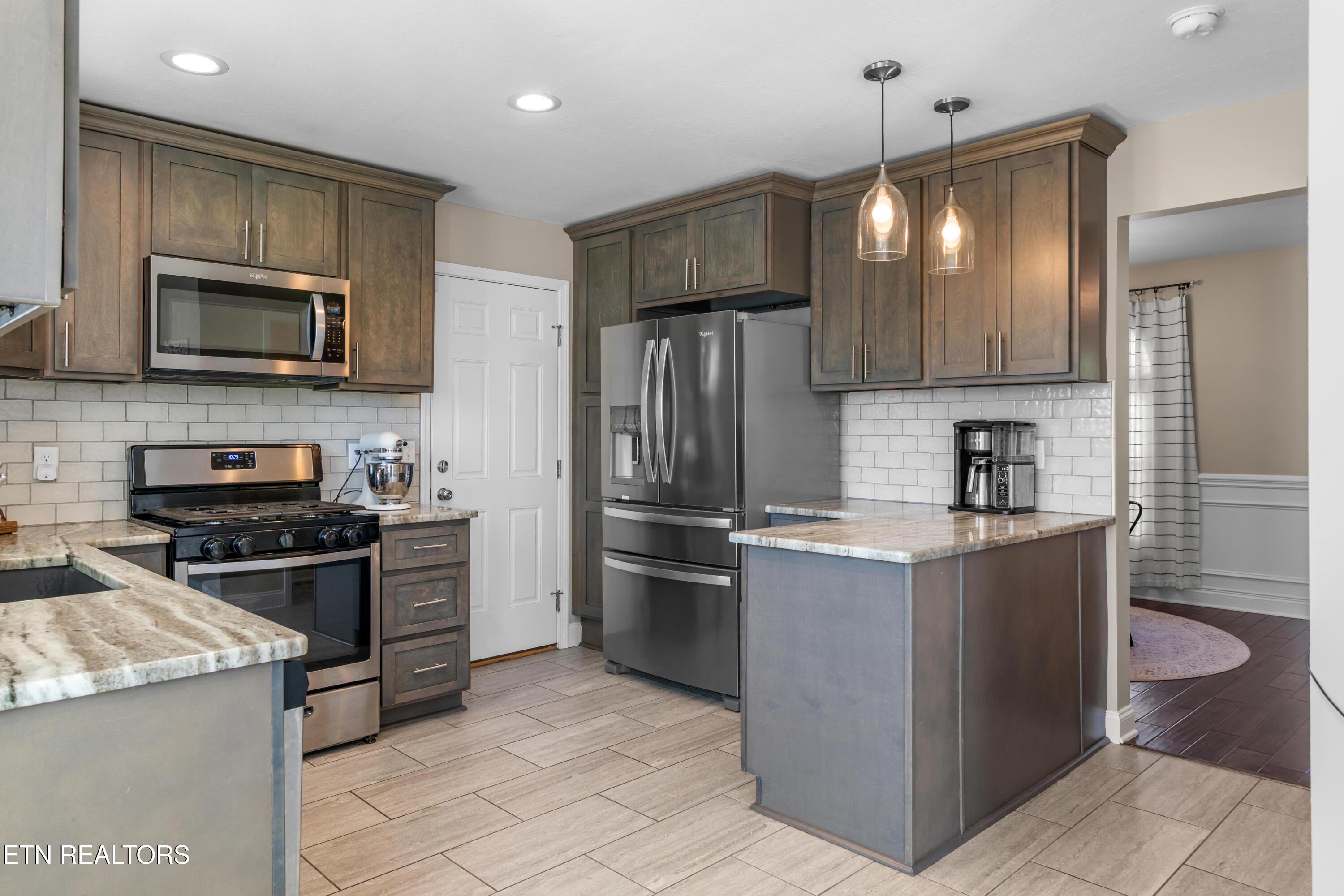 4608 Sand Hill Lane