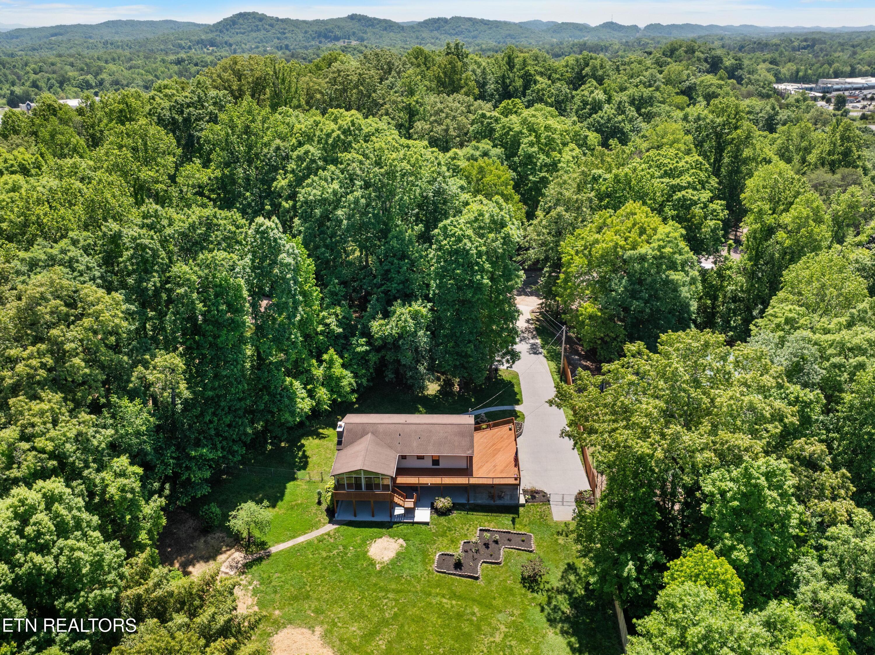 235 S Ridge Rd