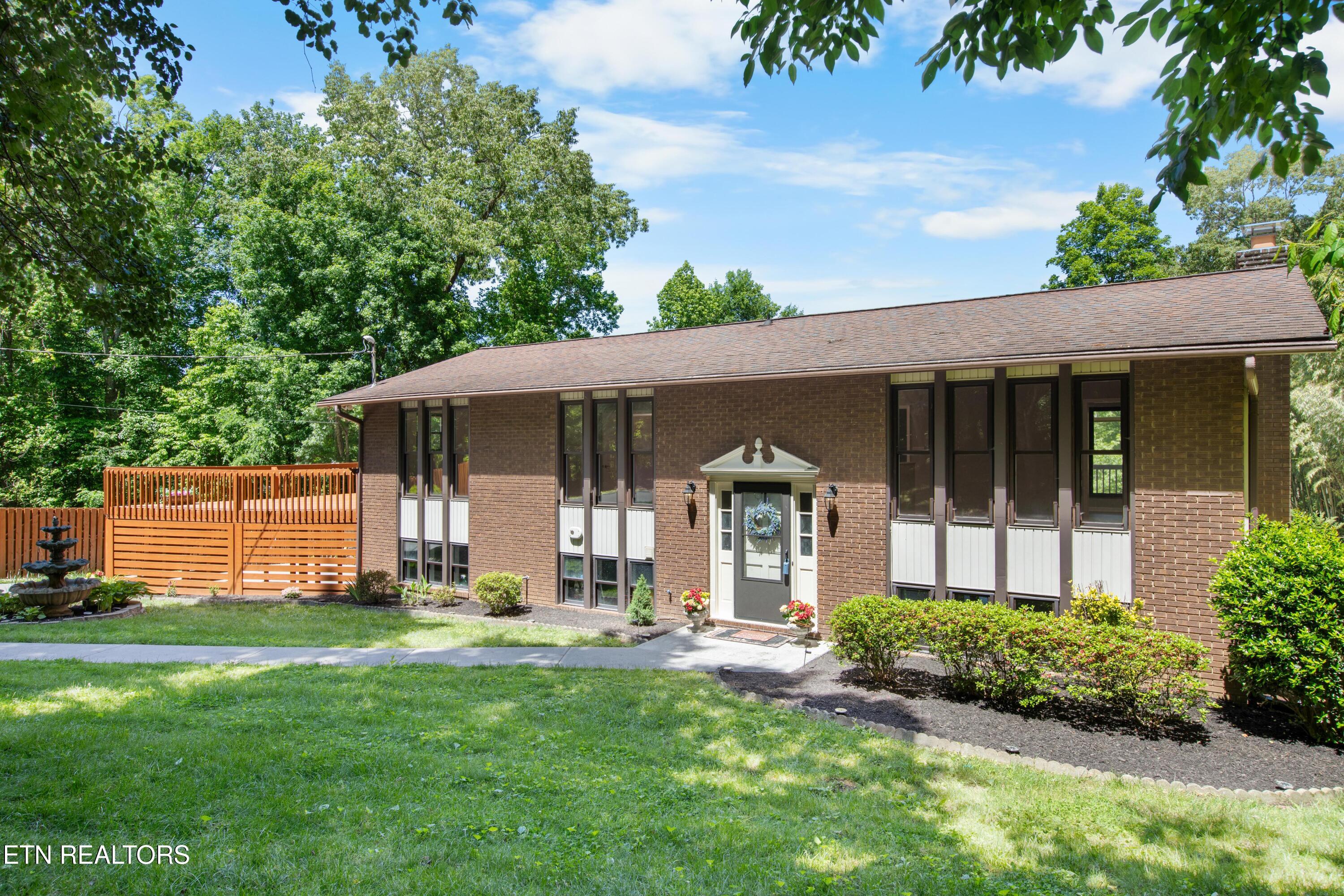 235 S Ridge Rd