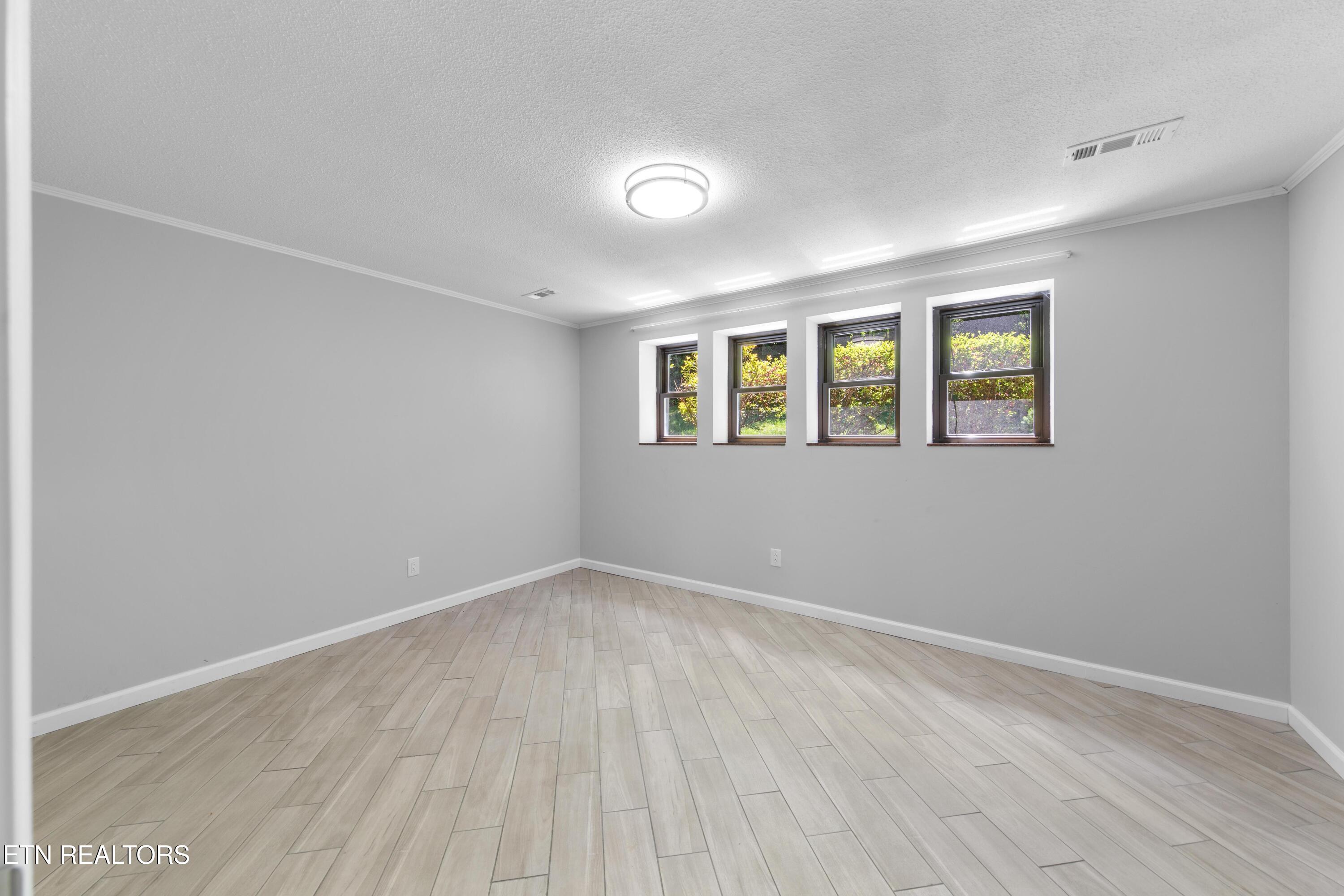 235 S Ridge Rd