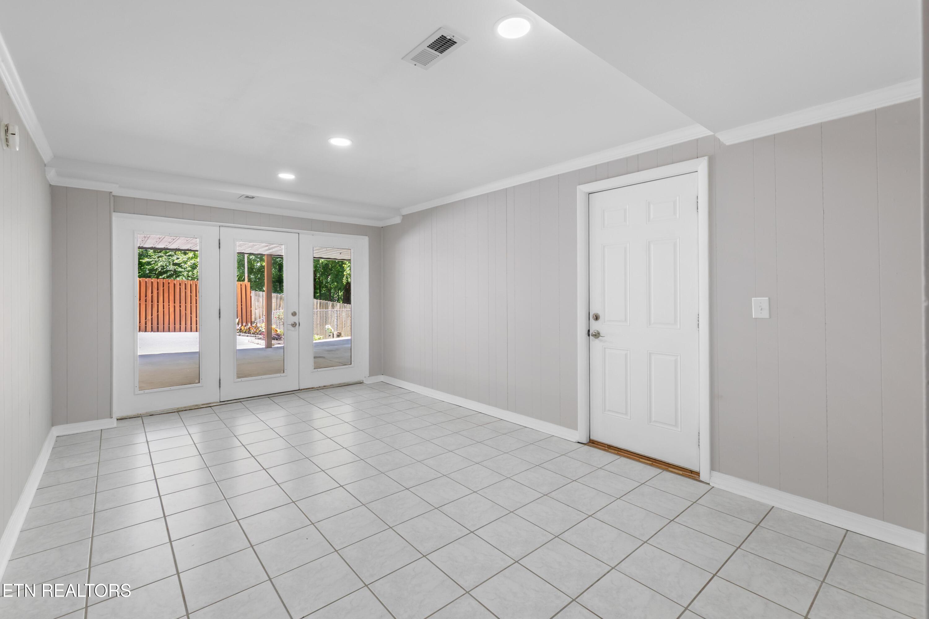 235 S Ridge Rd