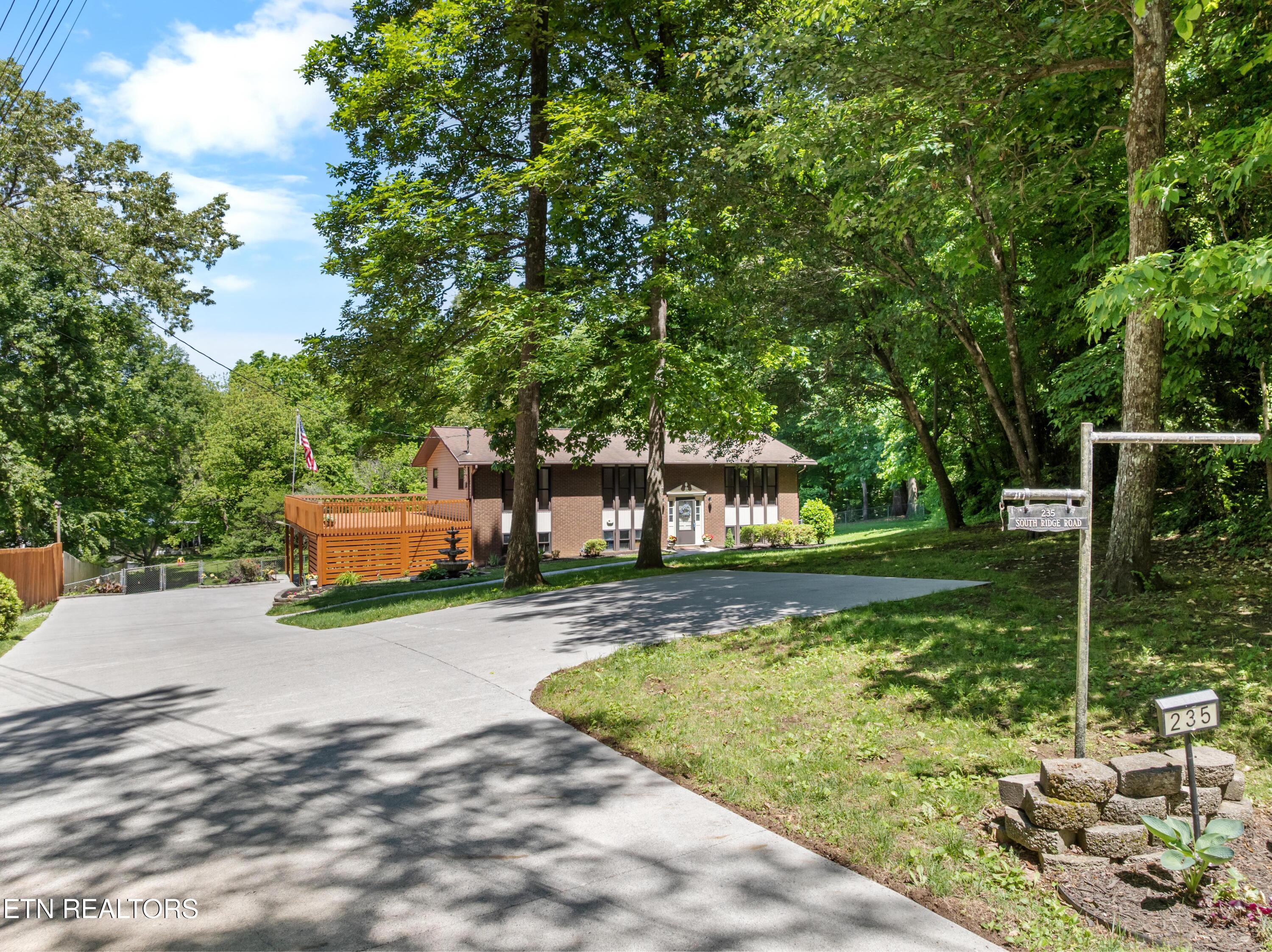 235 S Ridge Rd