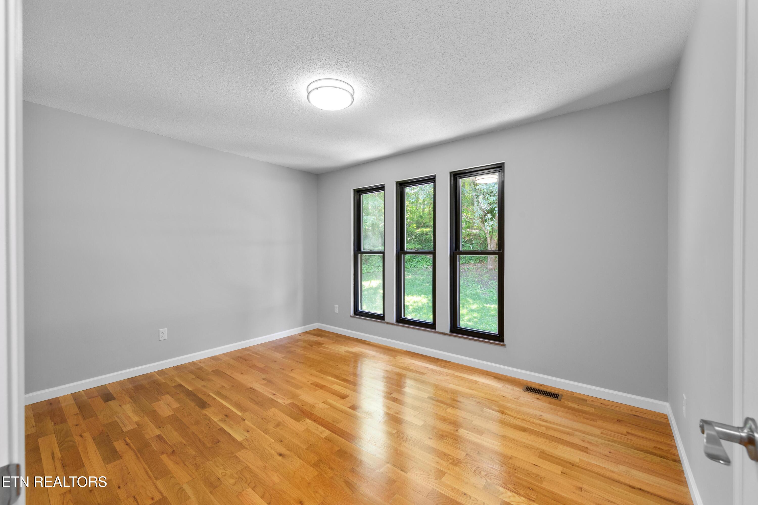 235 S Ridge Rd