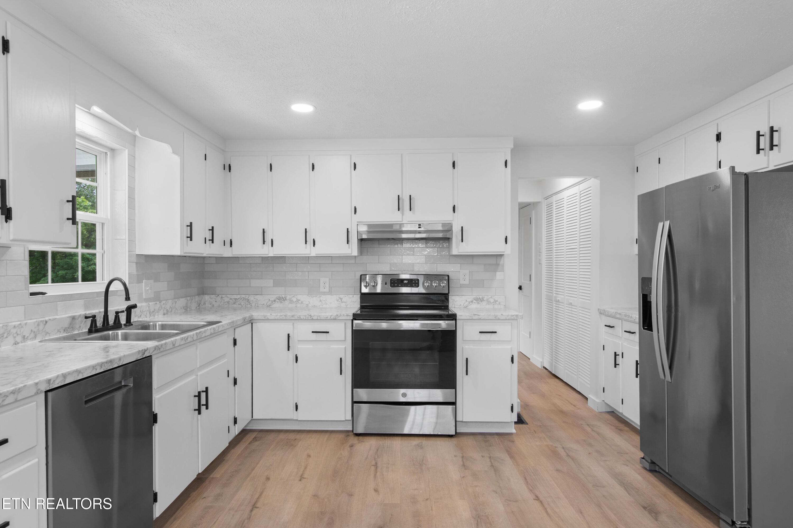 636 W Marine Rd