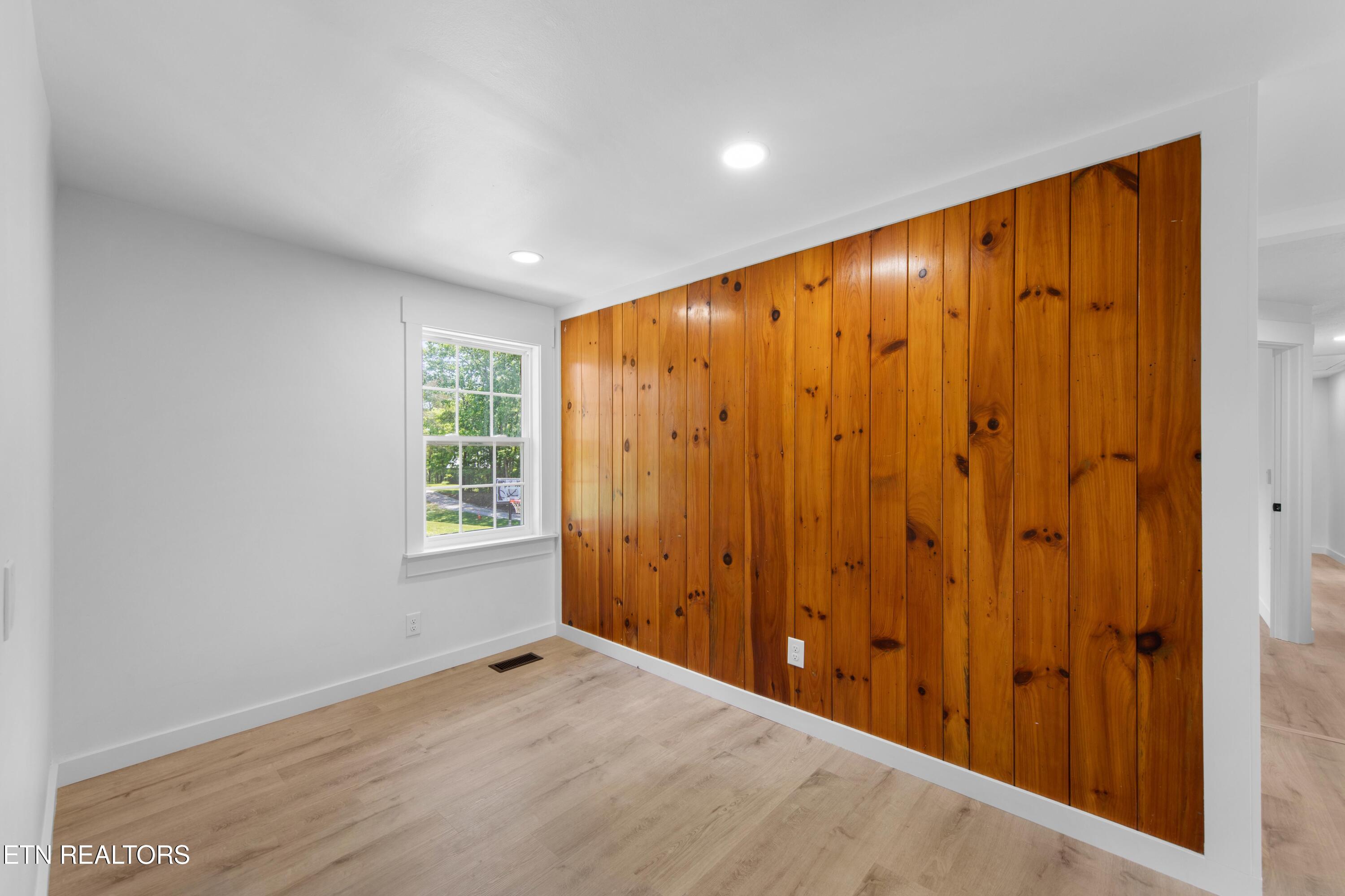 636 W Marine Rd