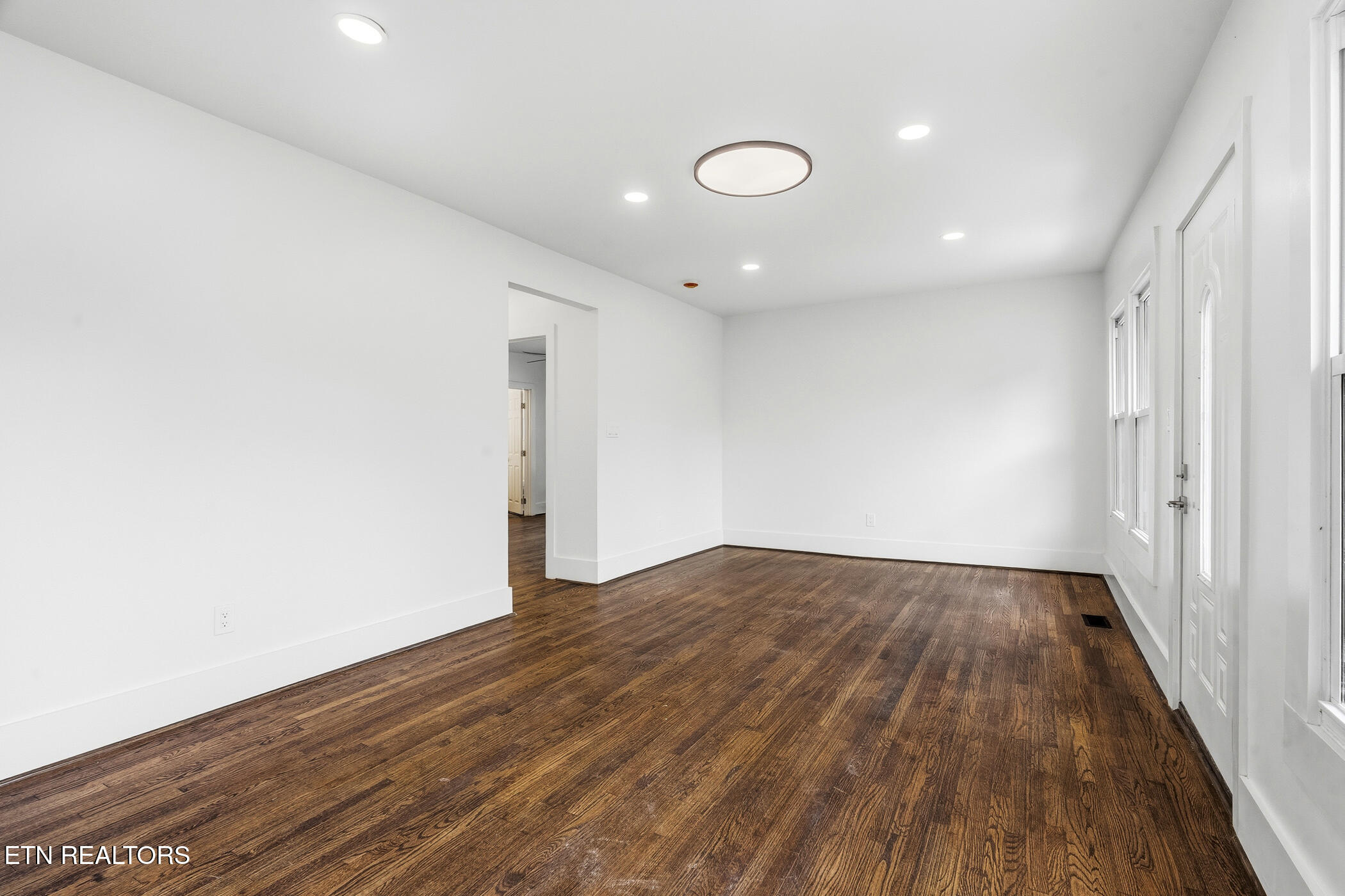 3317 Monmouth St