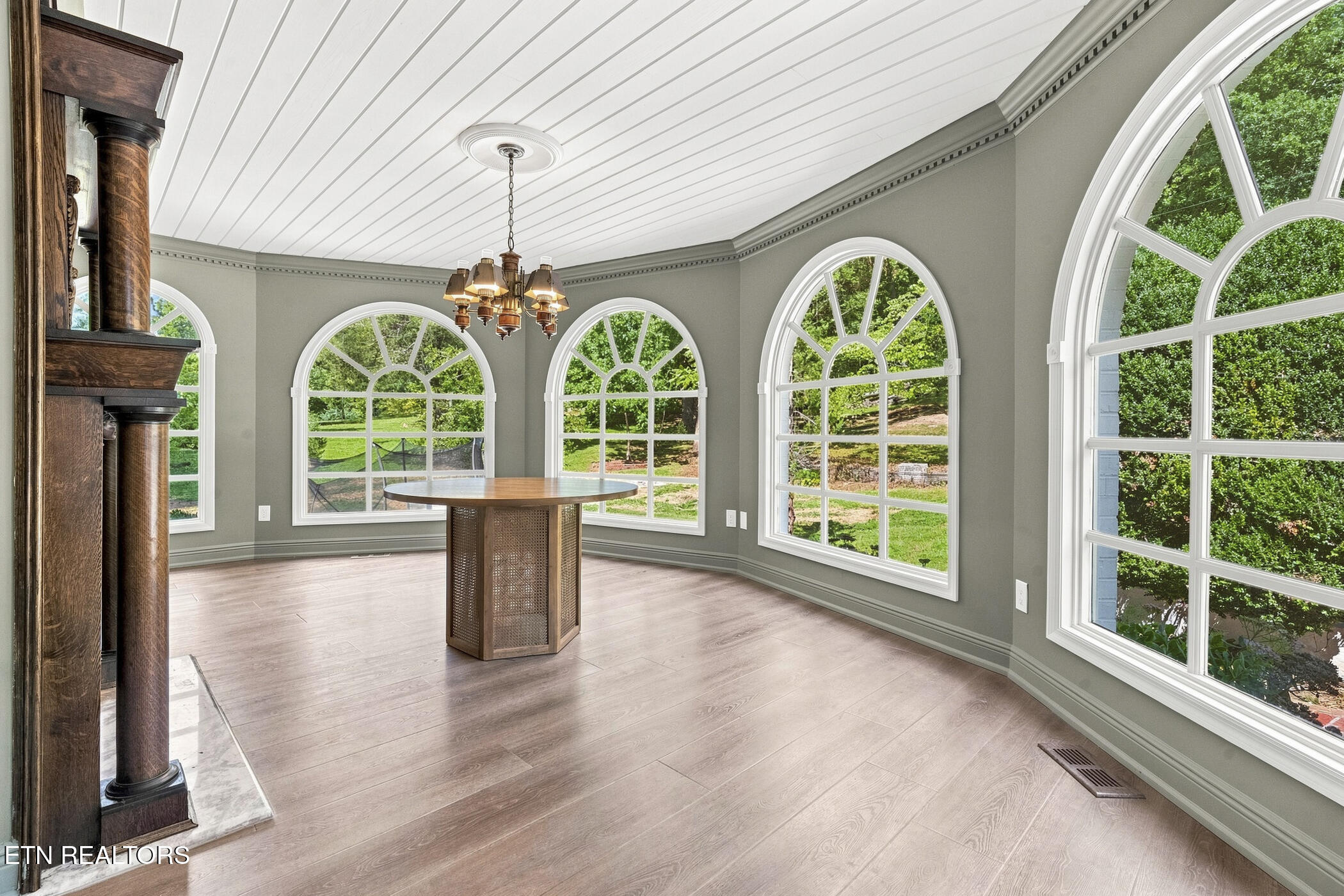 2704 Lakewood Lane