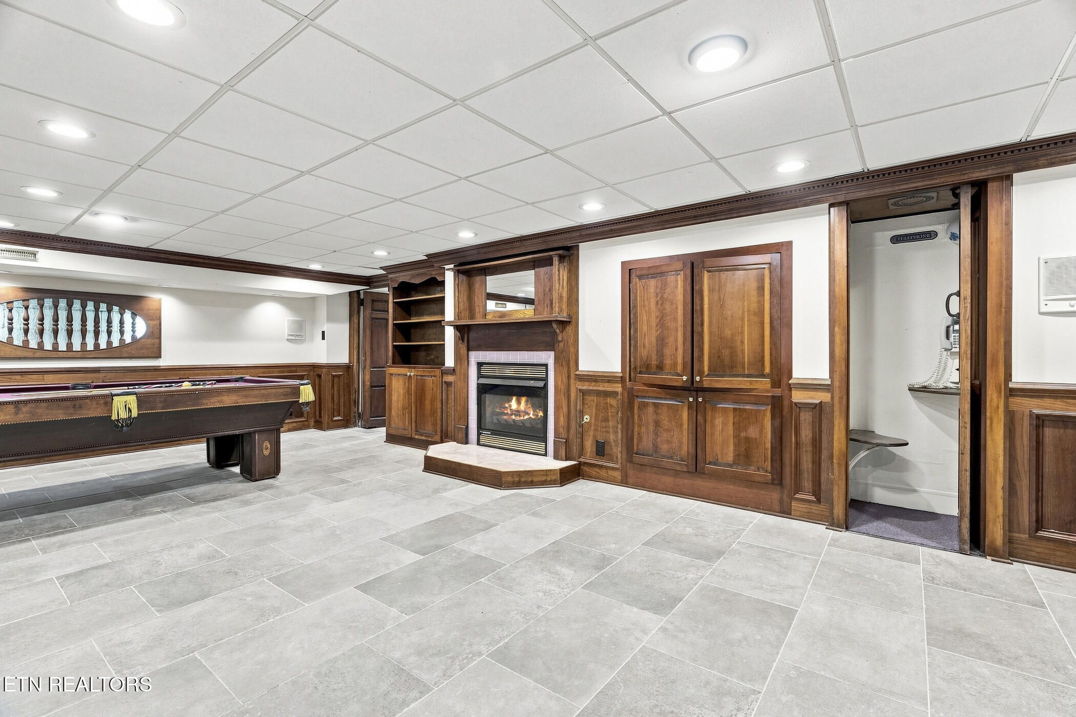 2704 Lakewood Lane