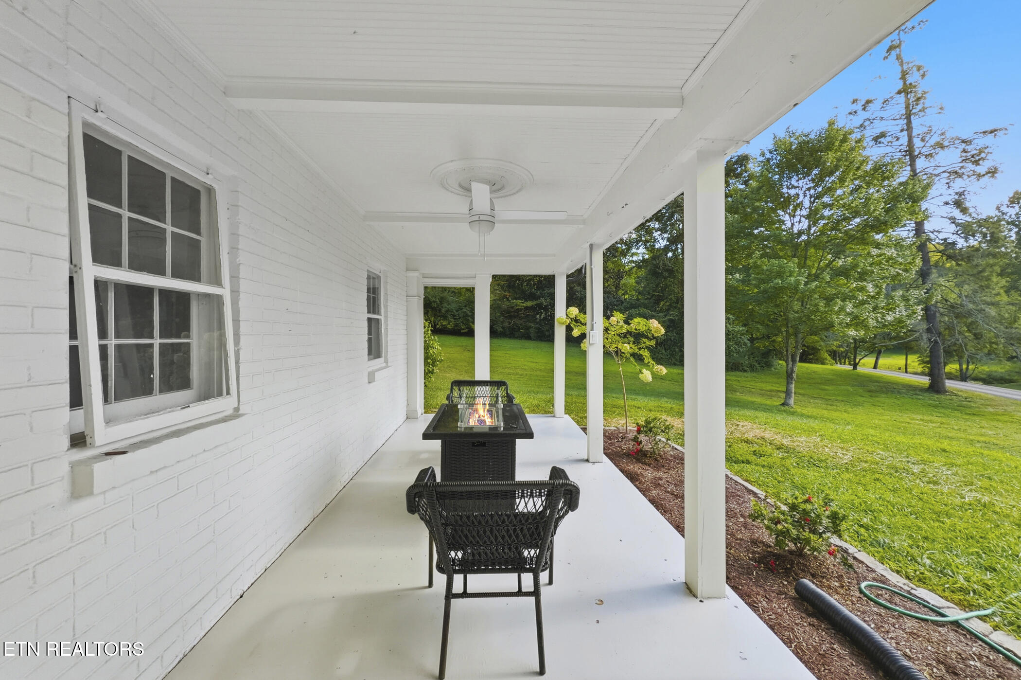 2704 Lakewood Lane