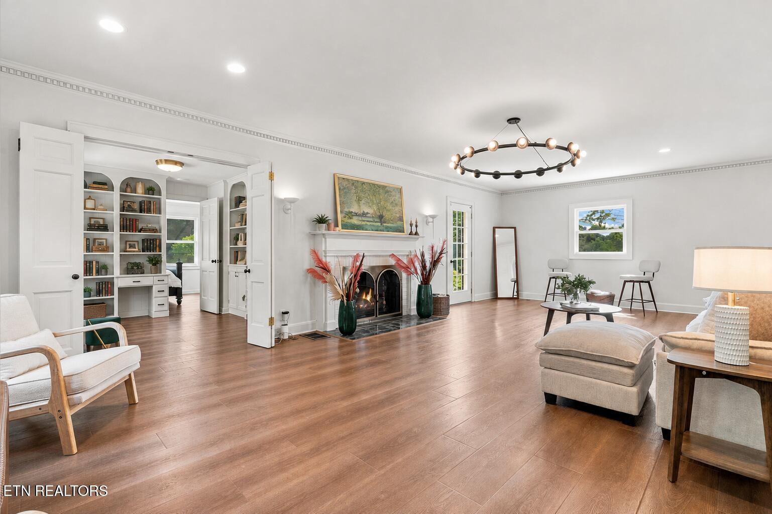 2704 Lakewood Lane
