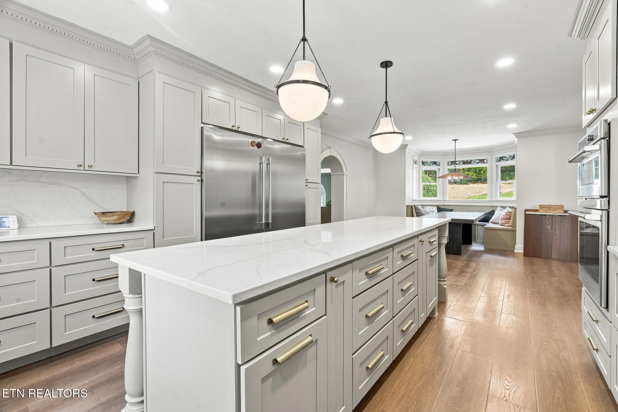 2704 Lakewood Lane