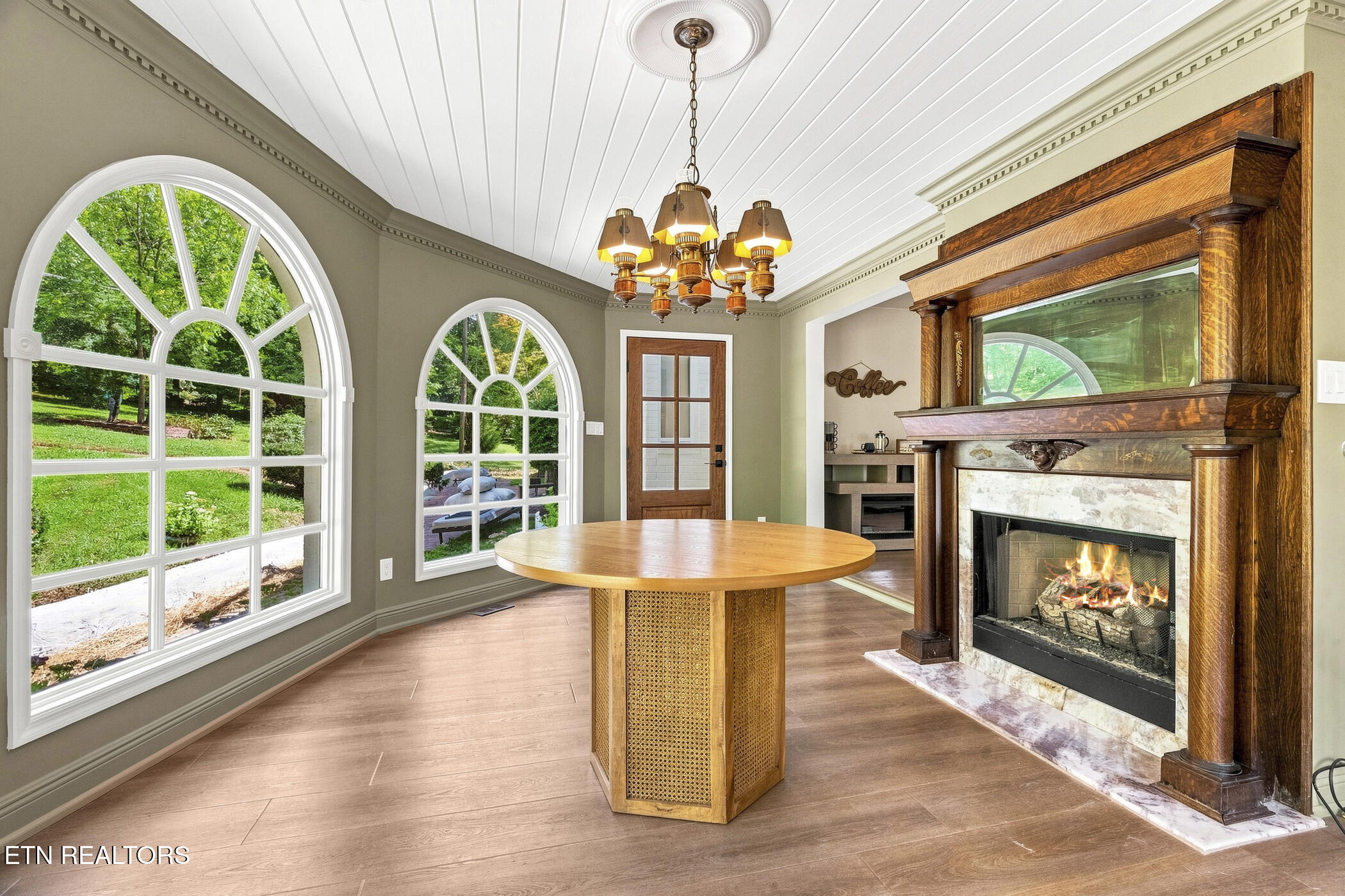 2704 Lakewood Lane
