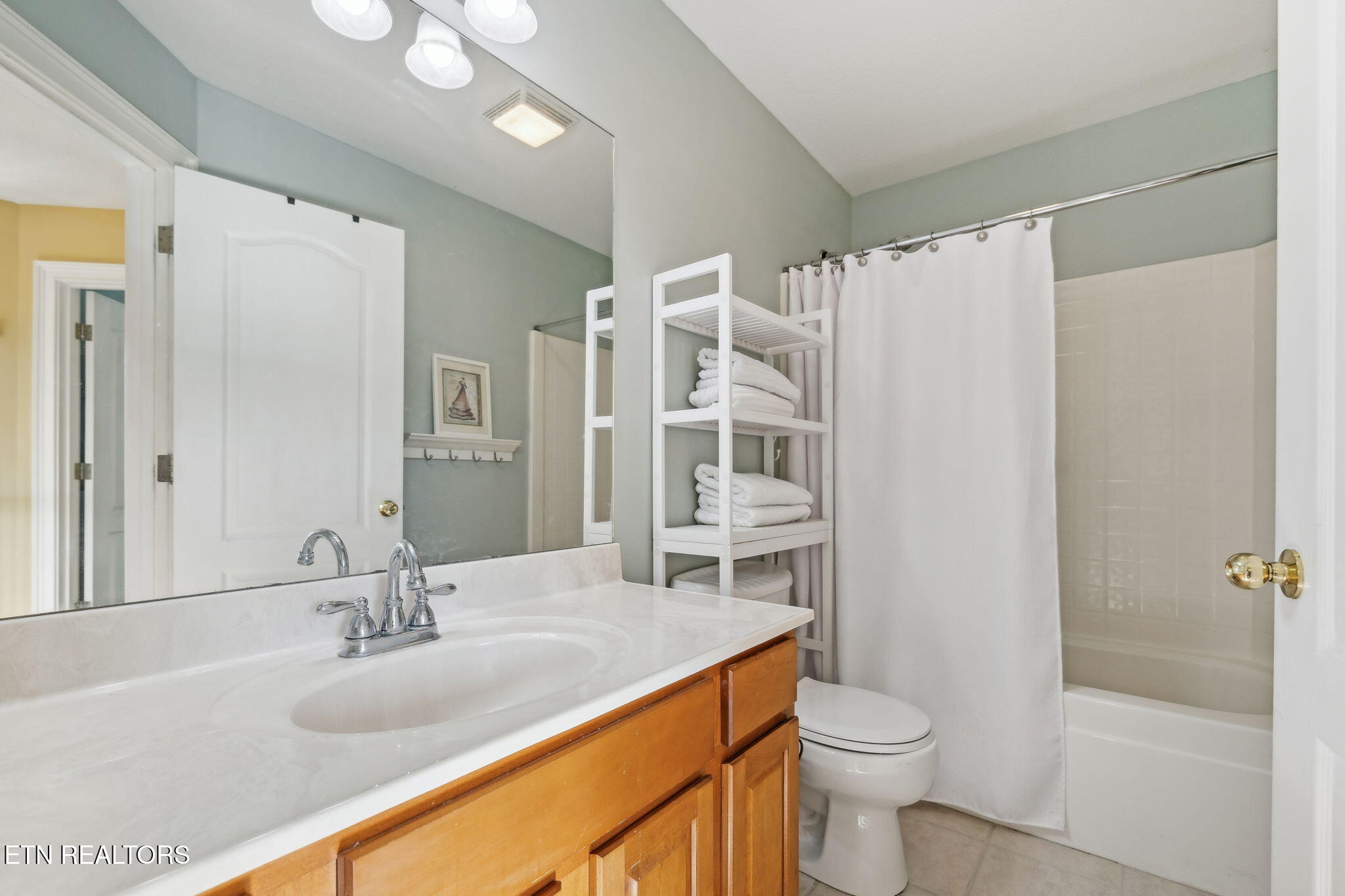 5705 Cascadia Lane