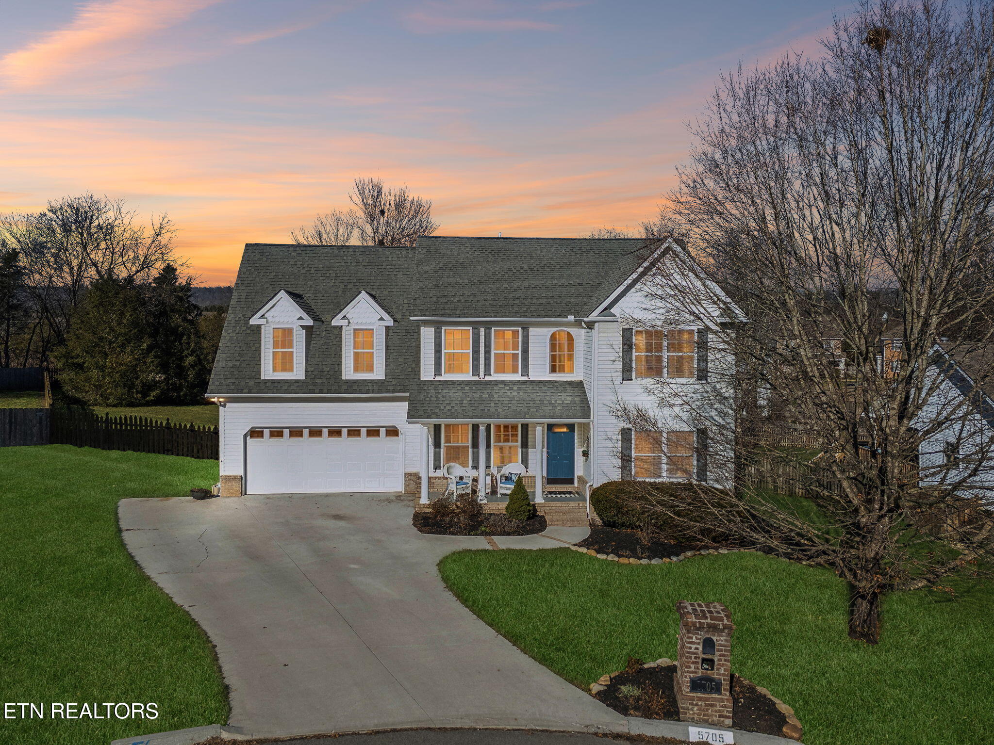 5705 Cascadia Lane