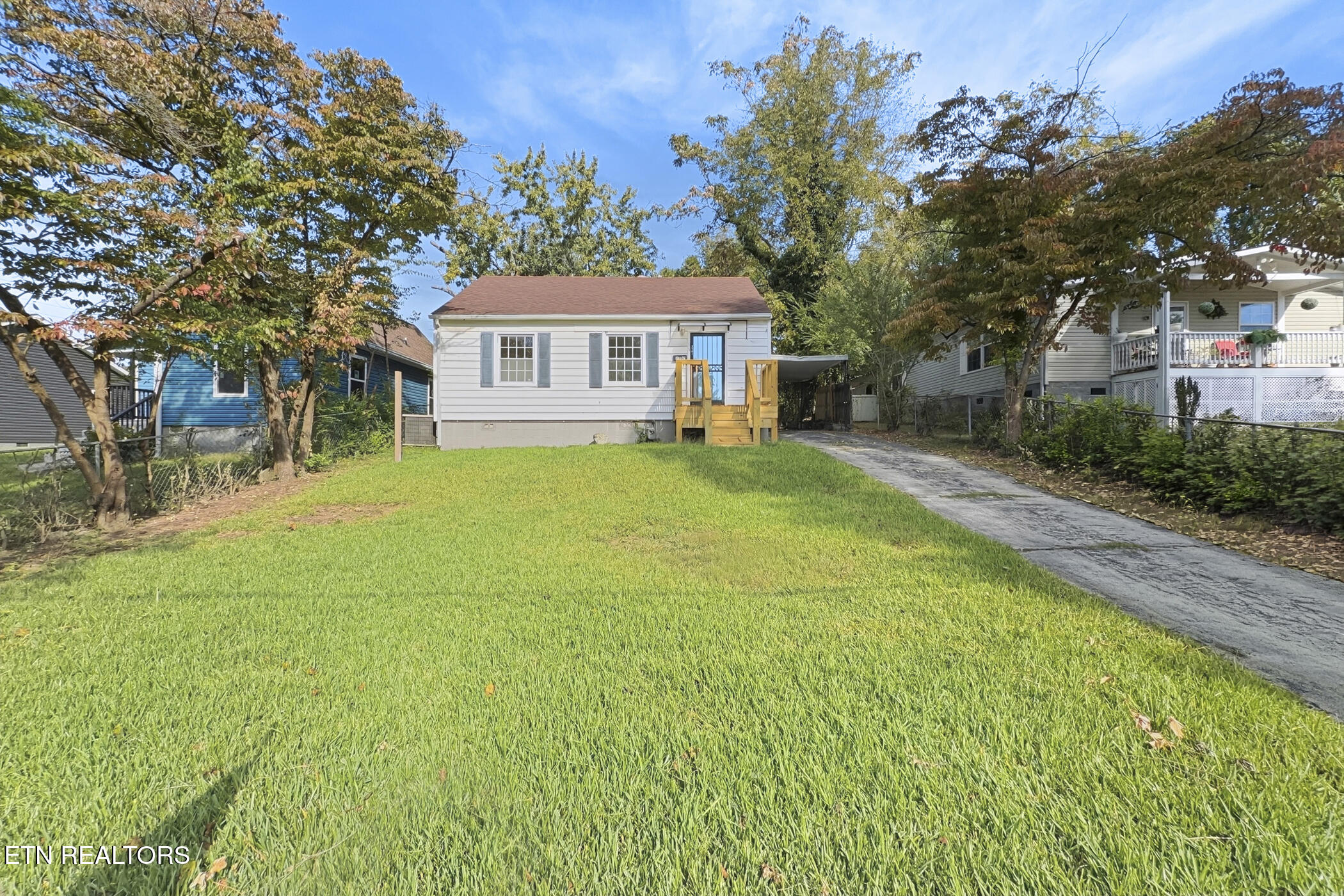 2107 Lawson Ave