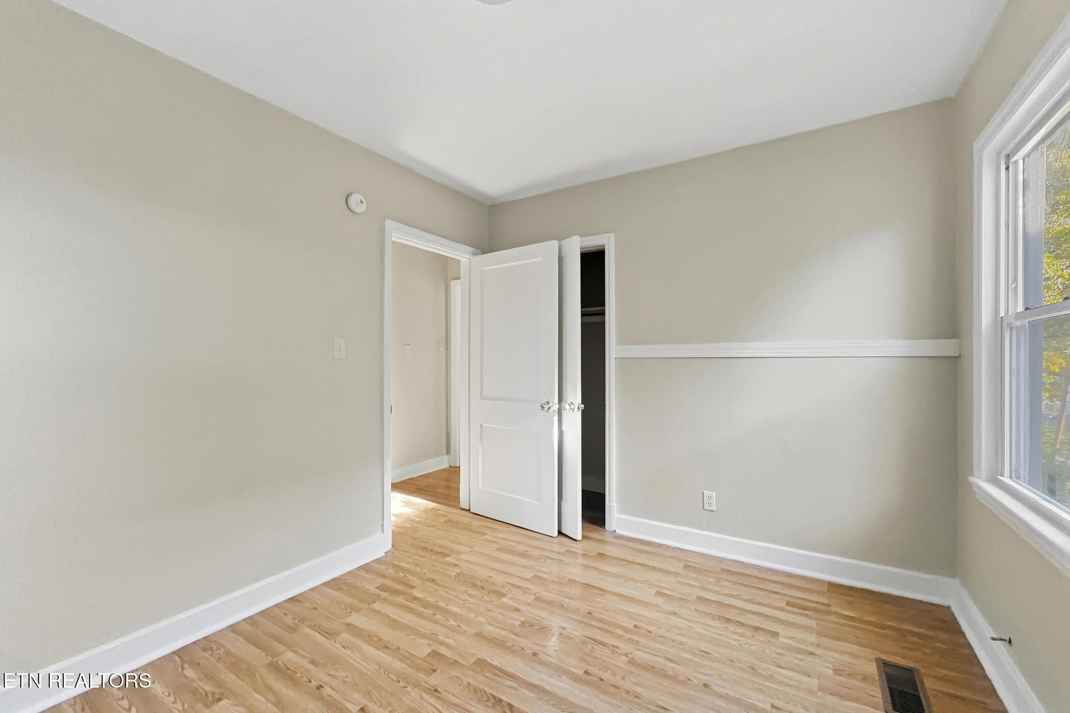 2107 Lawson Ave