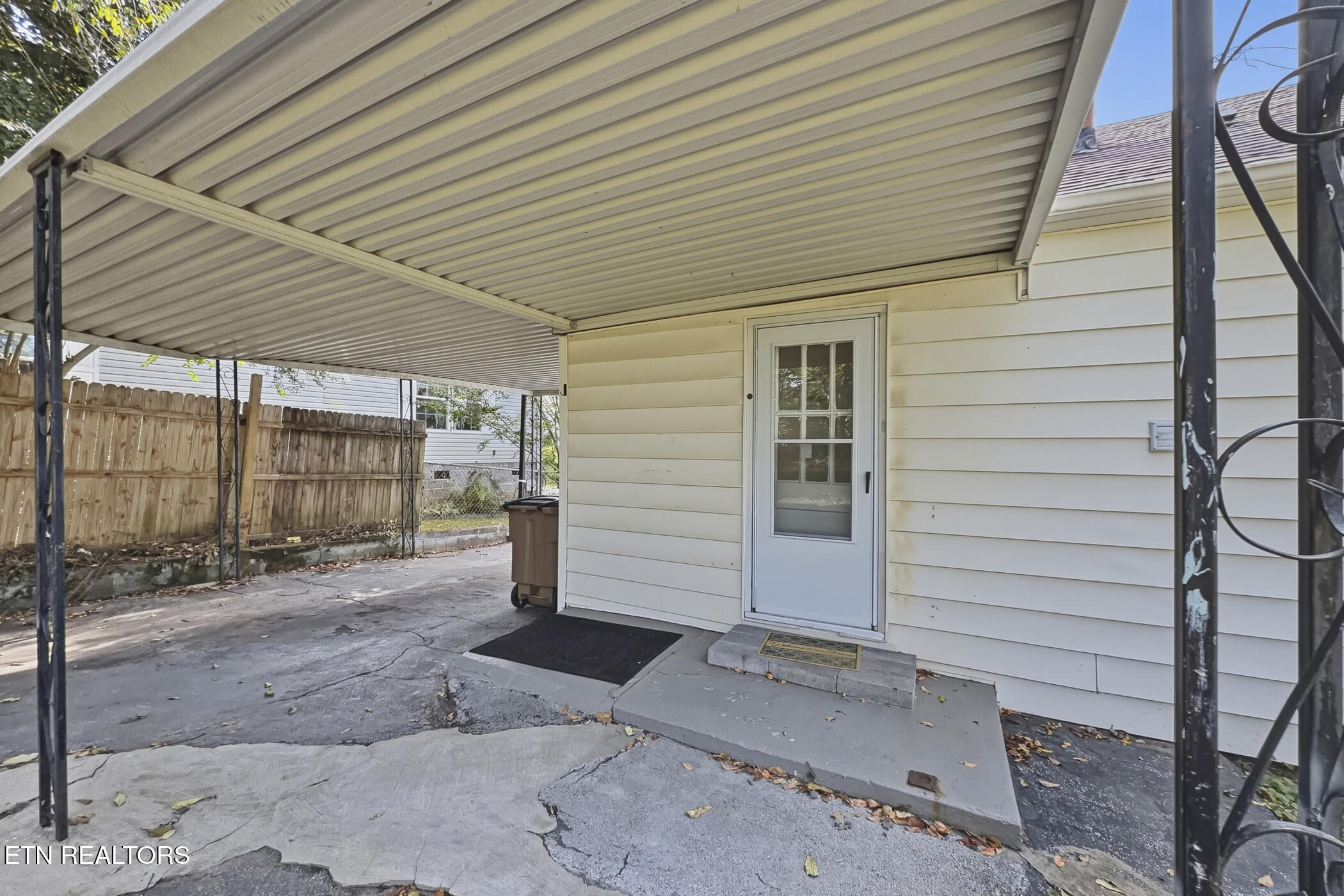 2107 Lawson Ave