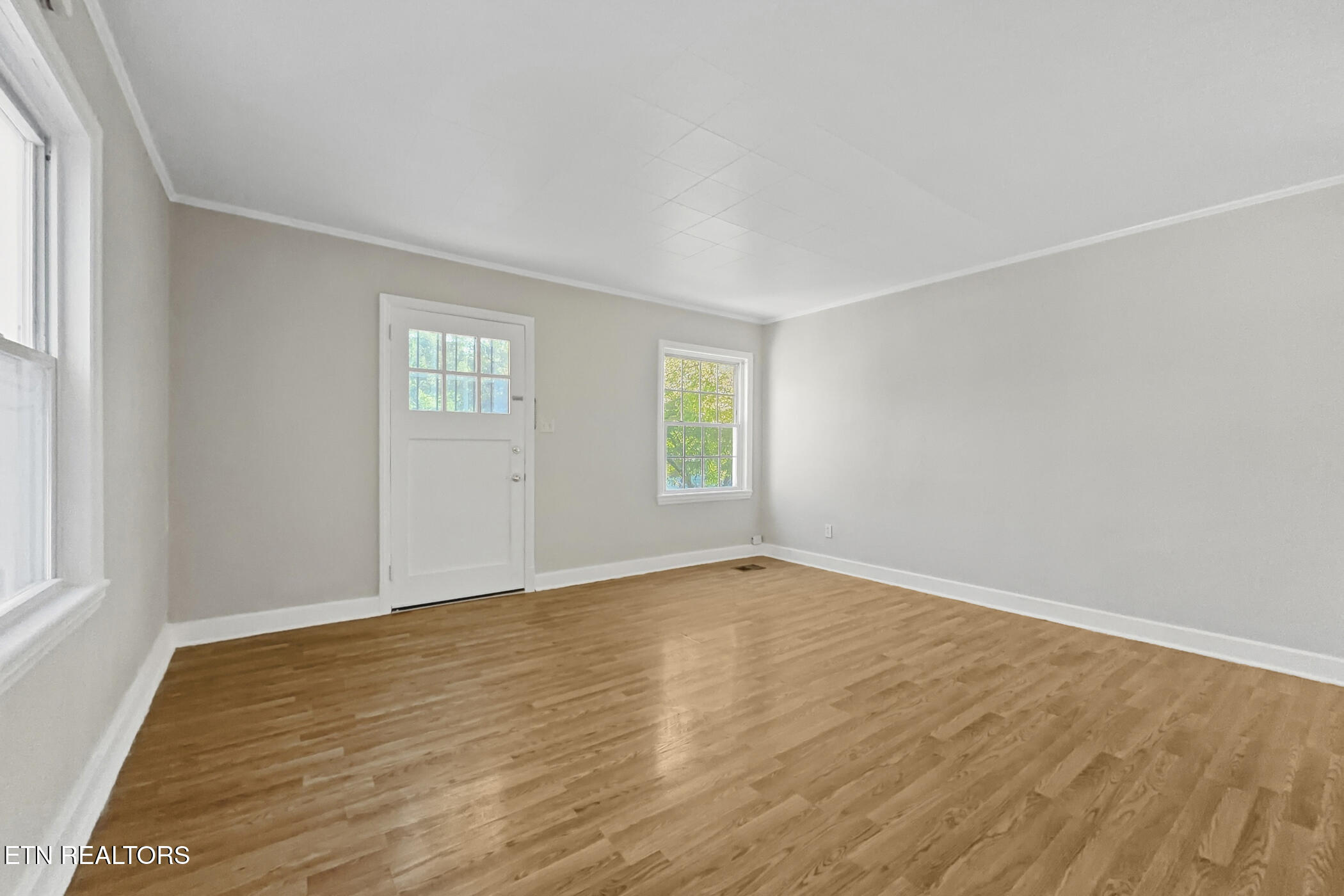 2107 Lawson Ave