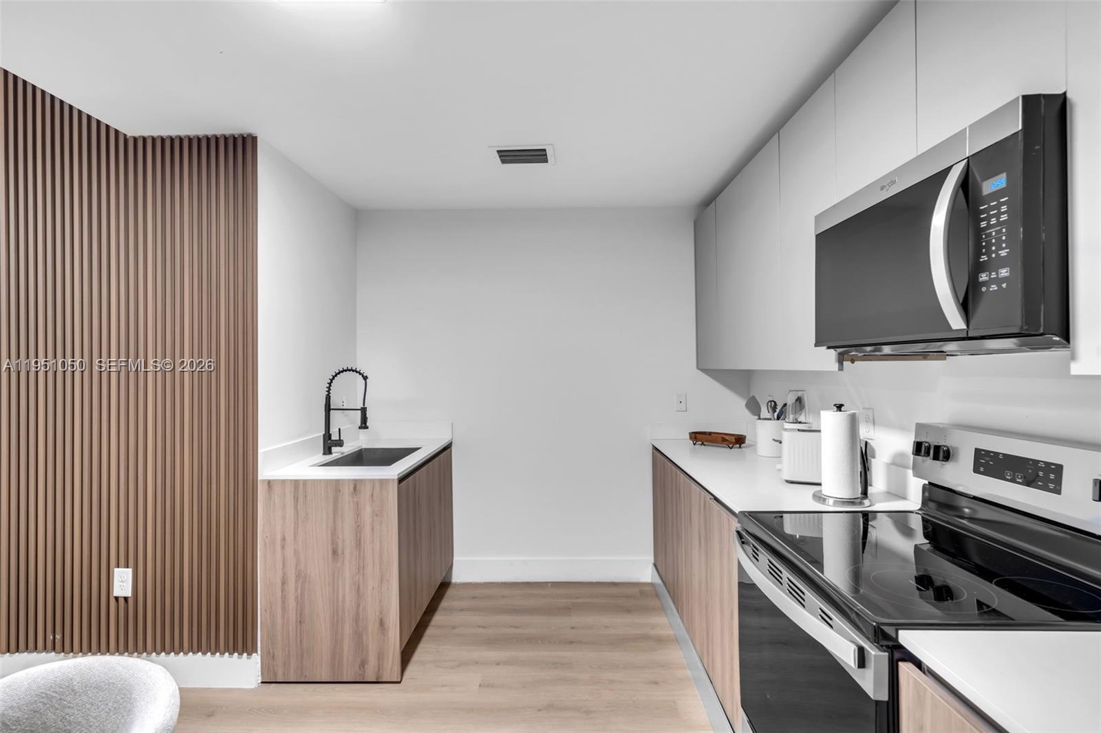 3728 NW 19th Ave # 204