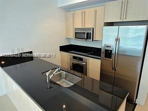 1111 SW 1st Ave Unit: 1415-N