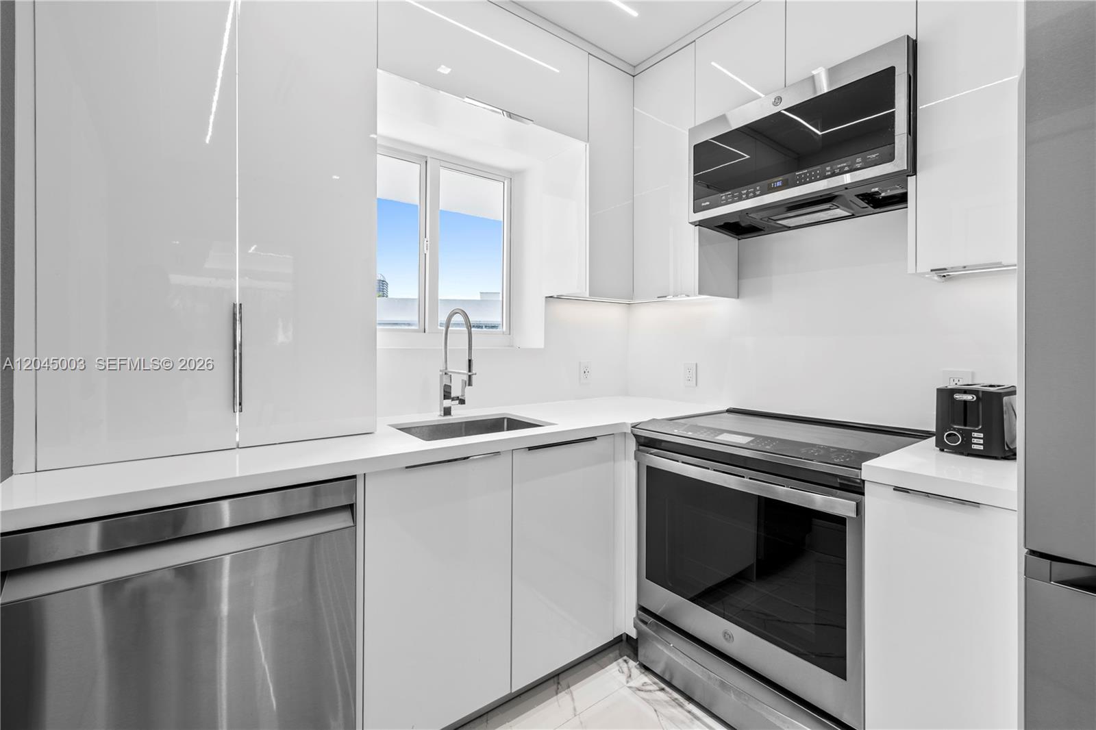 10190 Collins Ave # 203