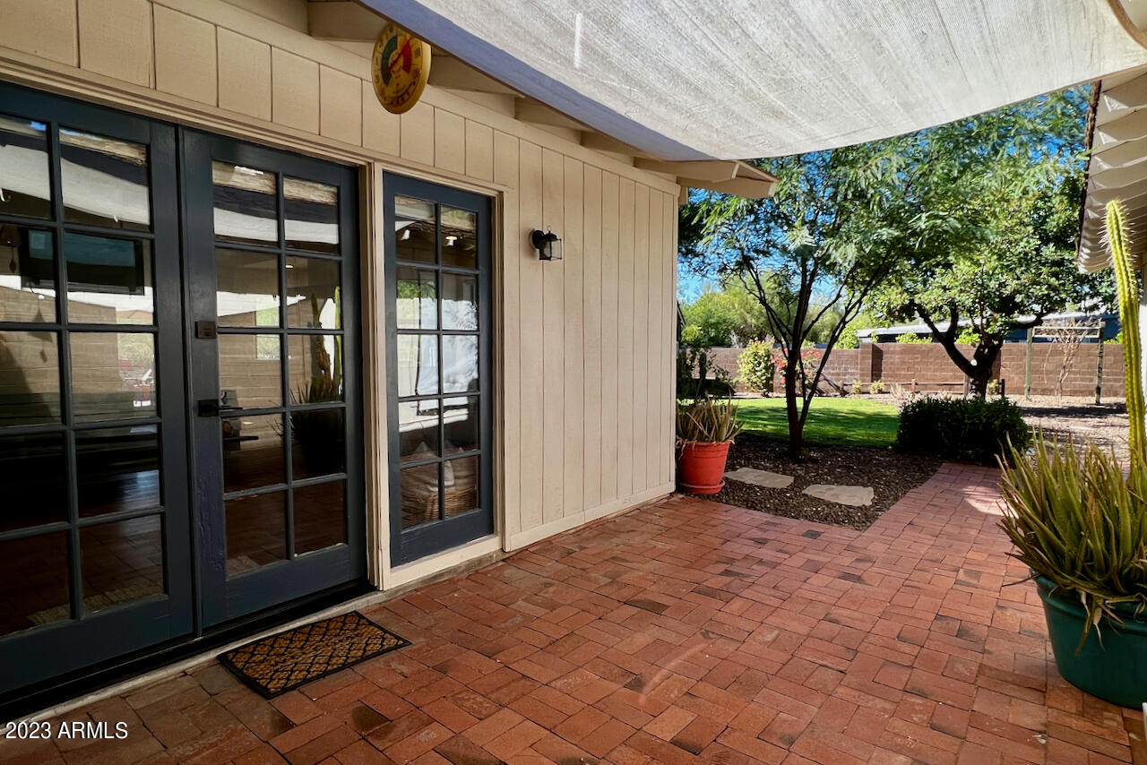 4327 E Rancho Drive