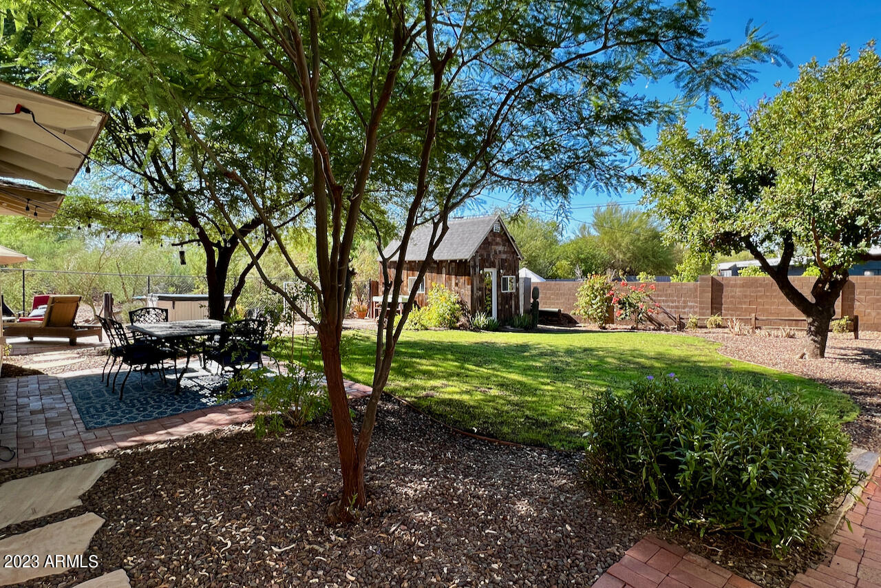 4327 E Rancho Drive