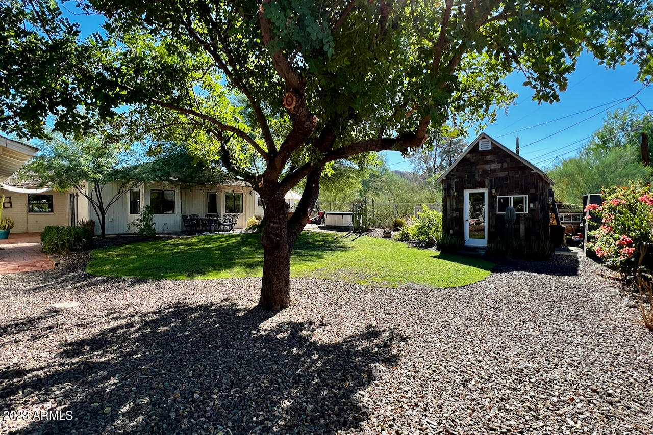 4327 E Rancho Drive