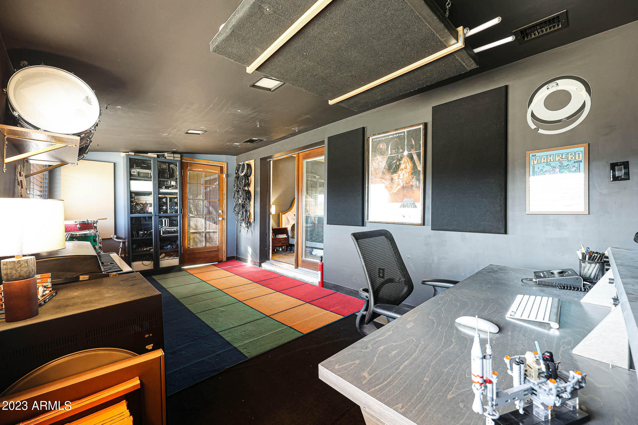 3327 W WILLOW Avenue