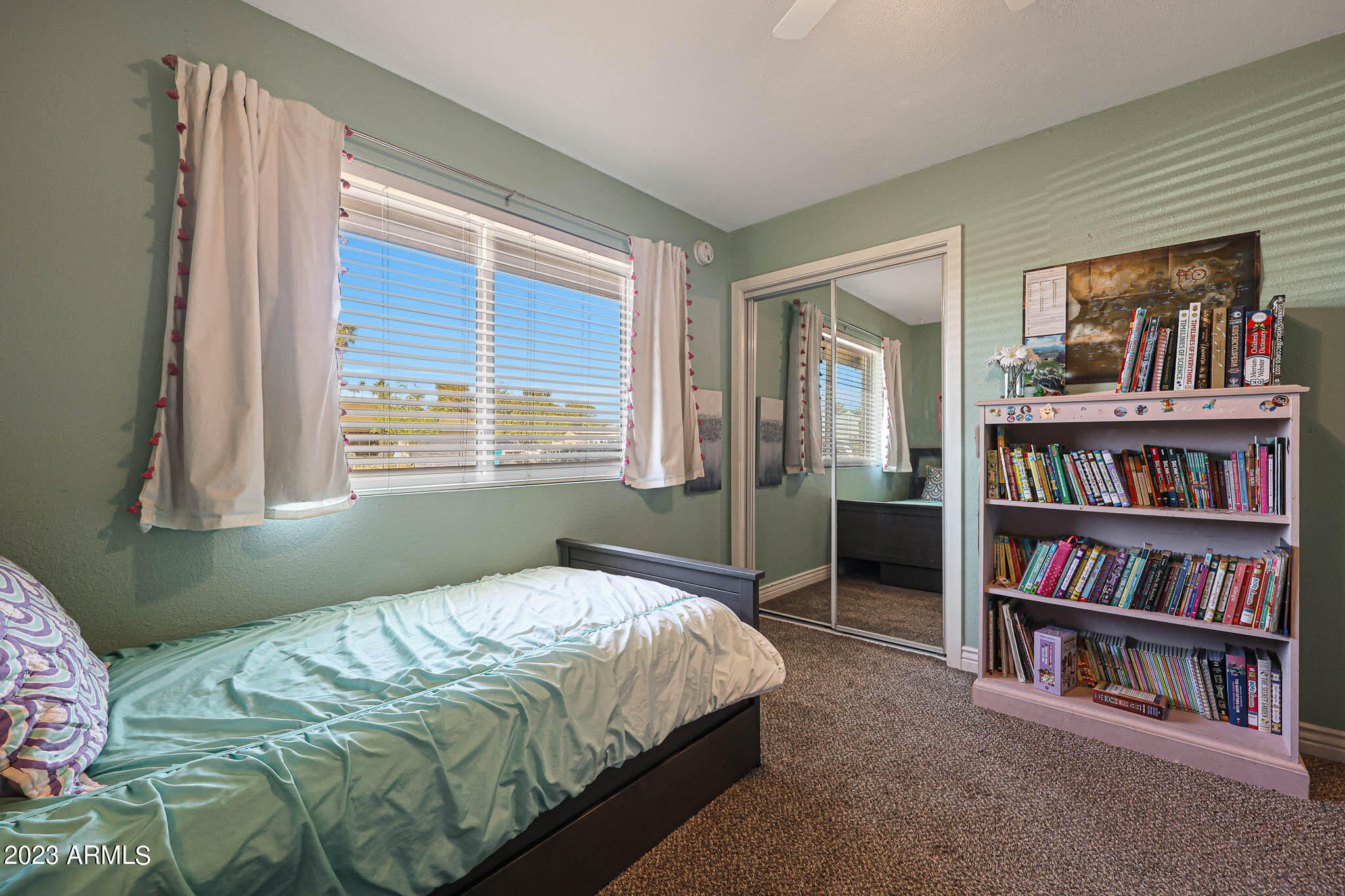 3327 W WILLOW Avenue