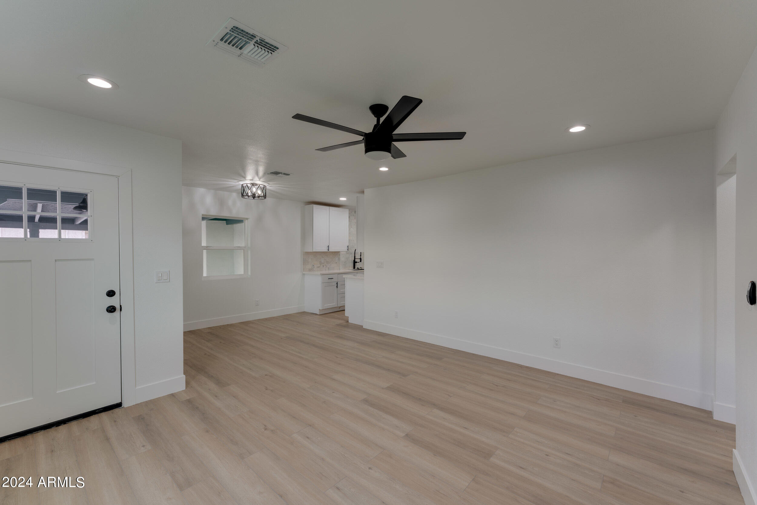 62 W OAKLAND Street