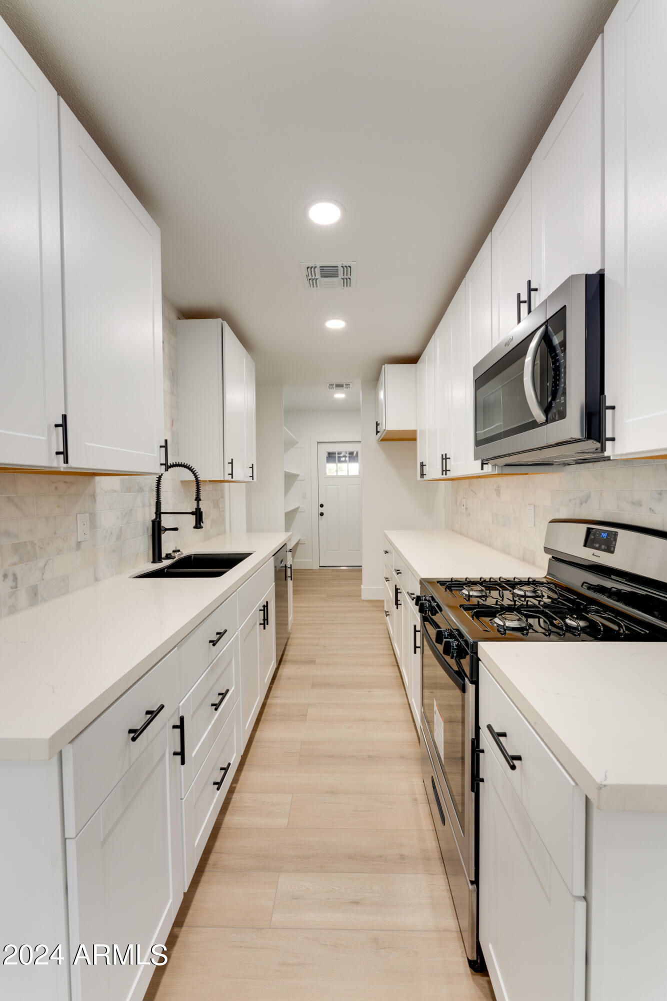 62 W OAKLAND Street