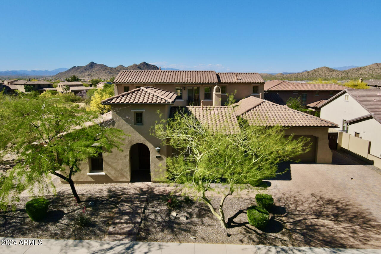 6746 W ROBERTA Lane