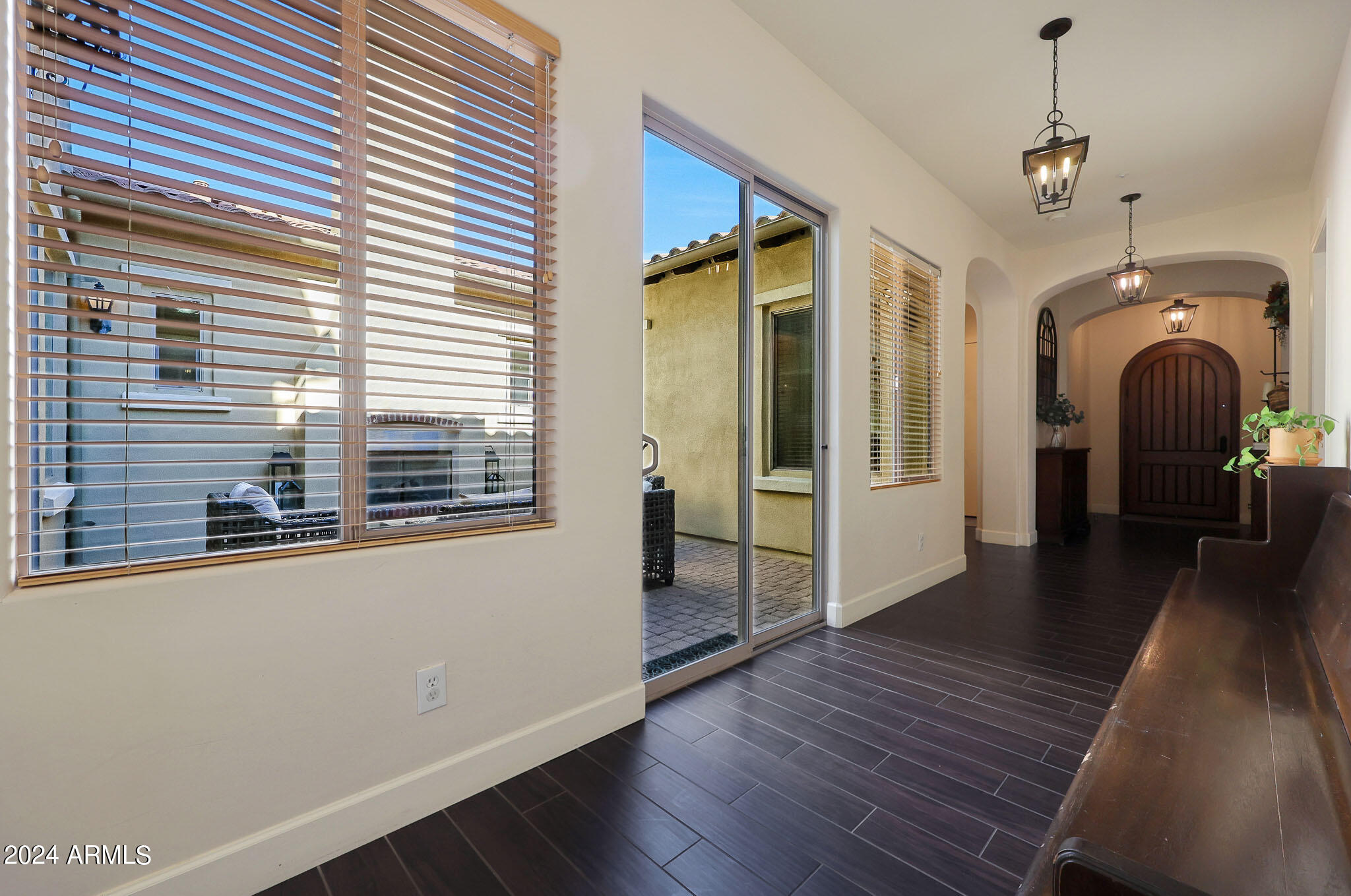 6746 W ROBERTA Lane
