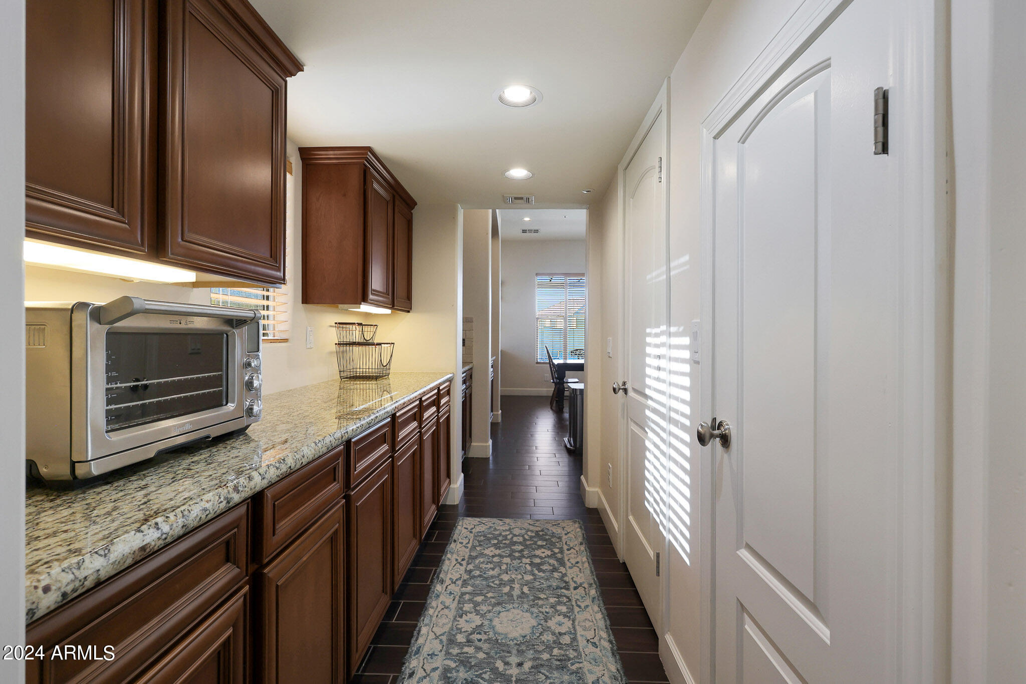 6746 W ROBERTA Lane