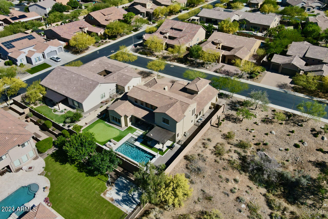 6746 W ROBERTA Lane