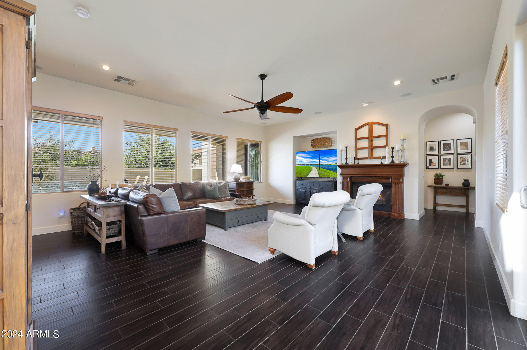 6746 W ROBERTA Lane