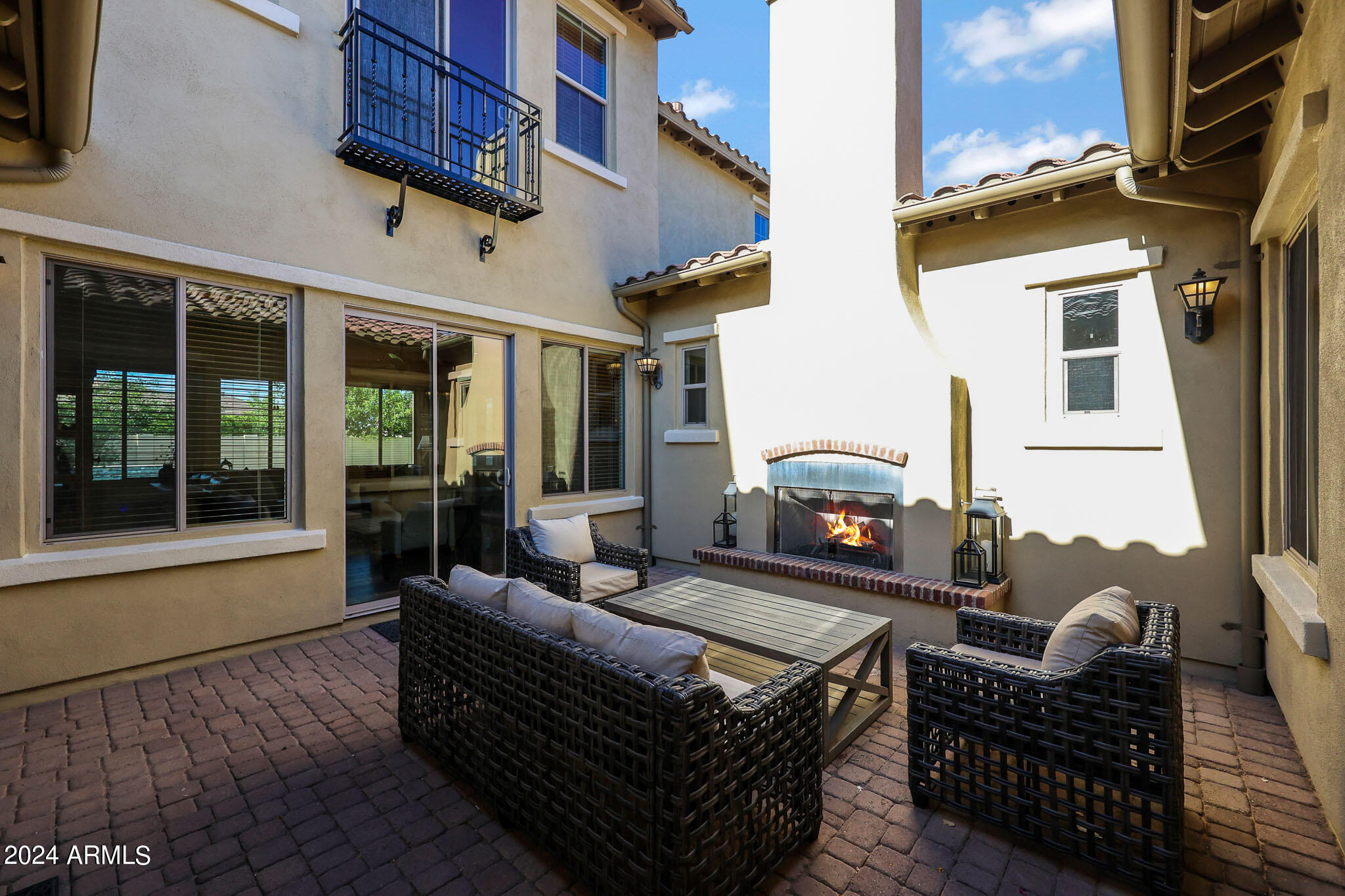 6746 W ROBERTA Lane