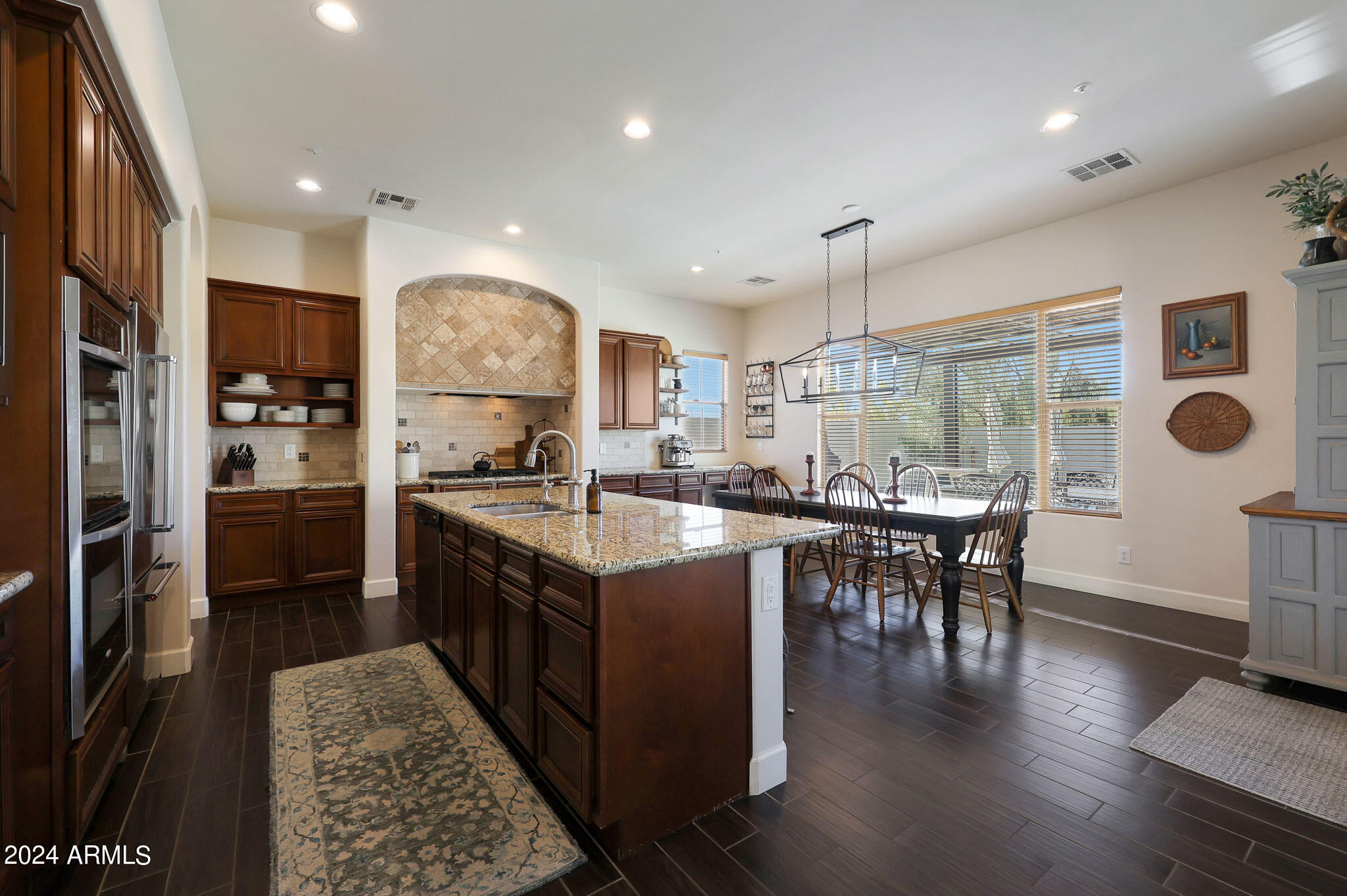 6746 W ROBERTA Lane
