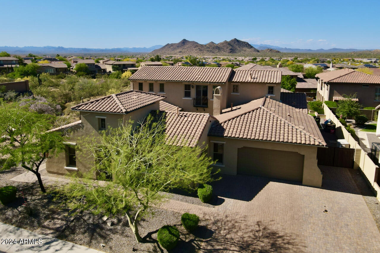 6746 W ROBERTA Lane