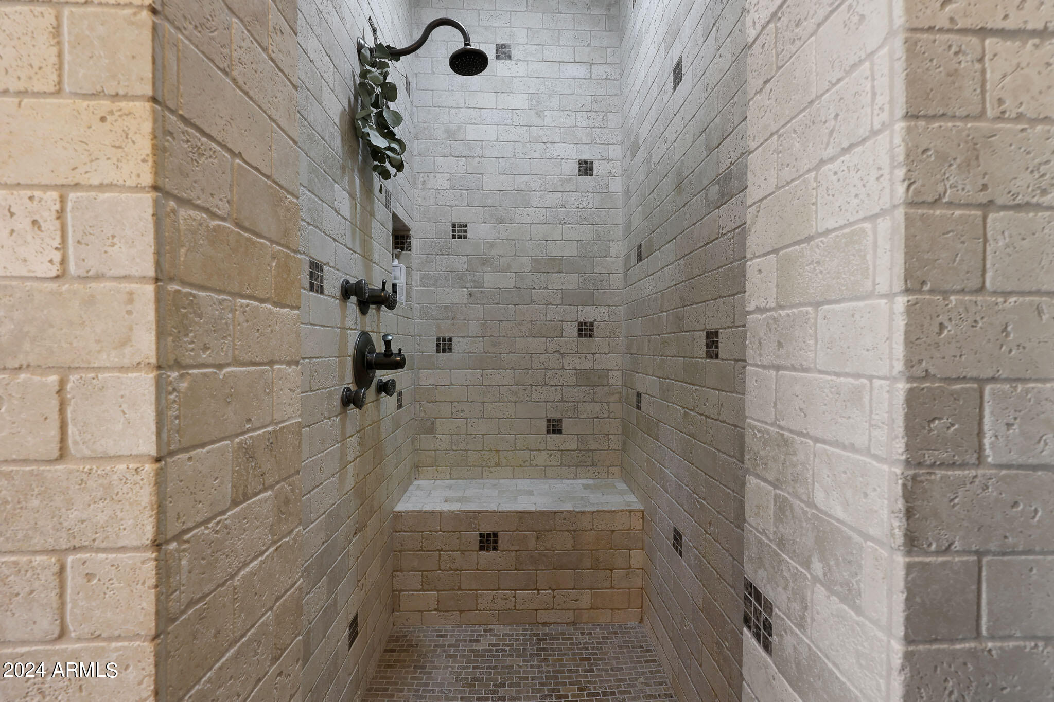 6746 W ROBERTA Lane