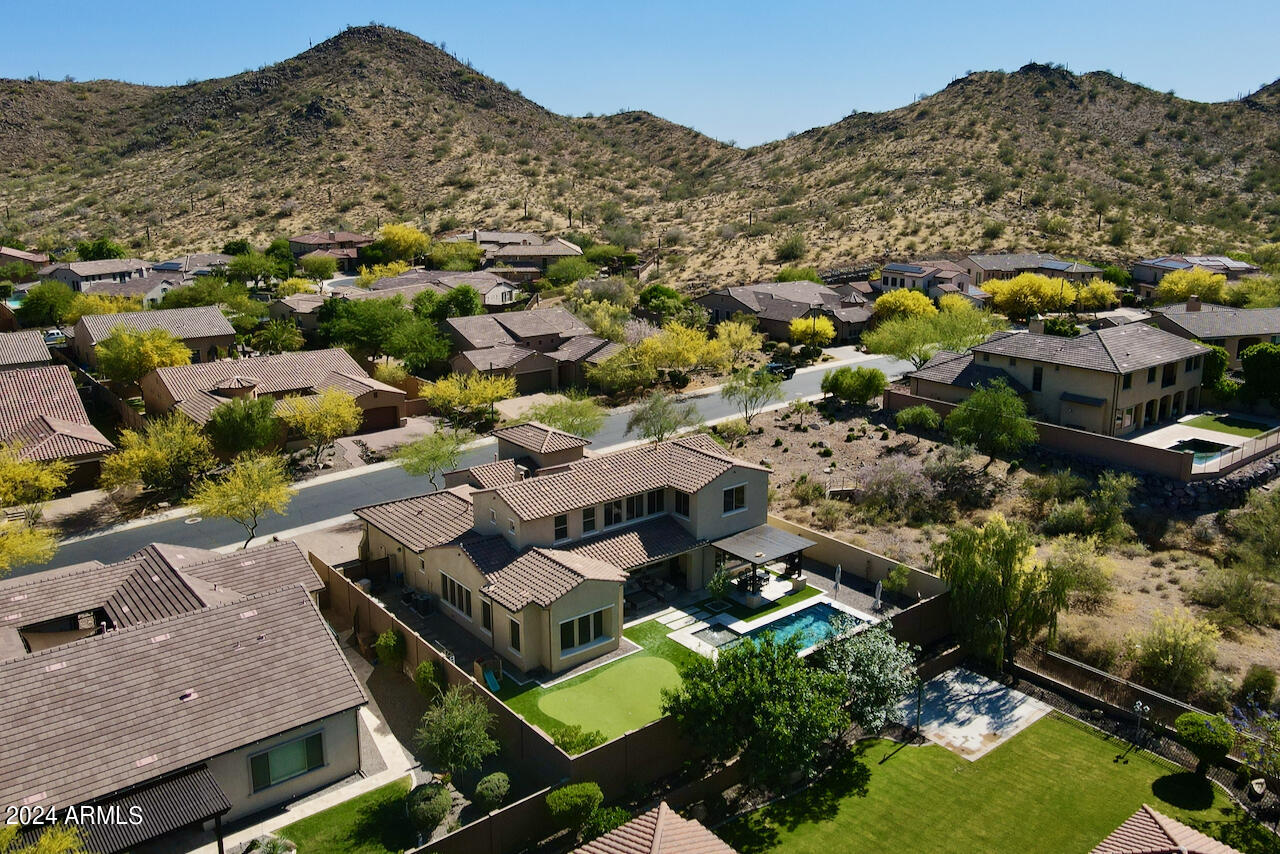 6746 W ROBERTA Lane