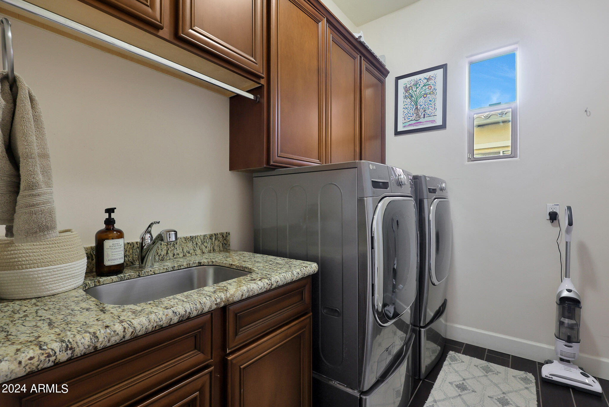 6746 W ROBERTA Lane