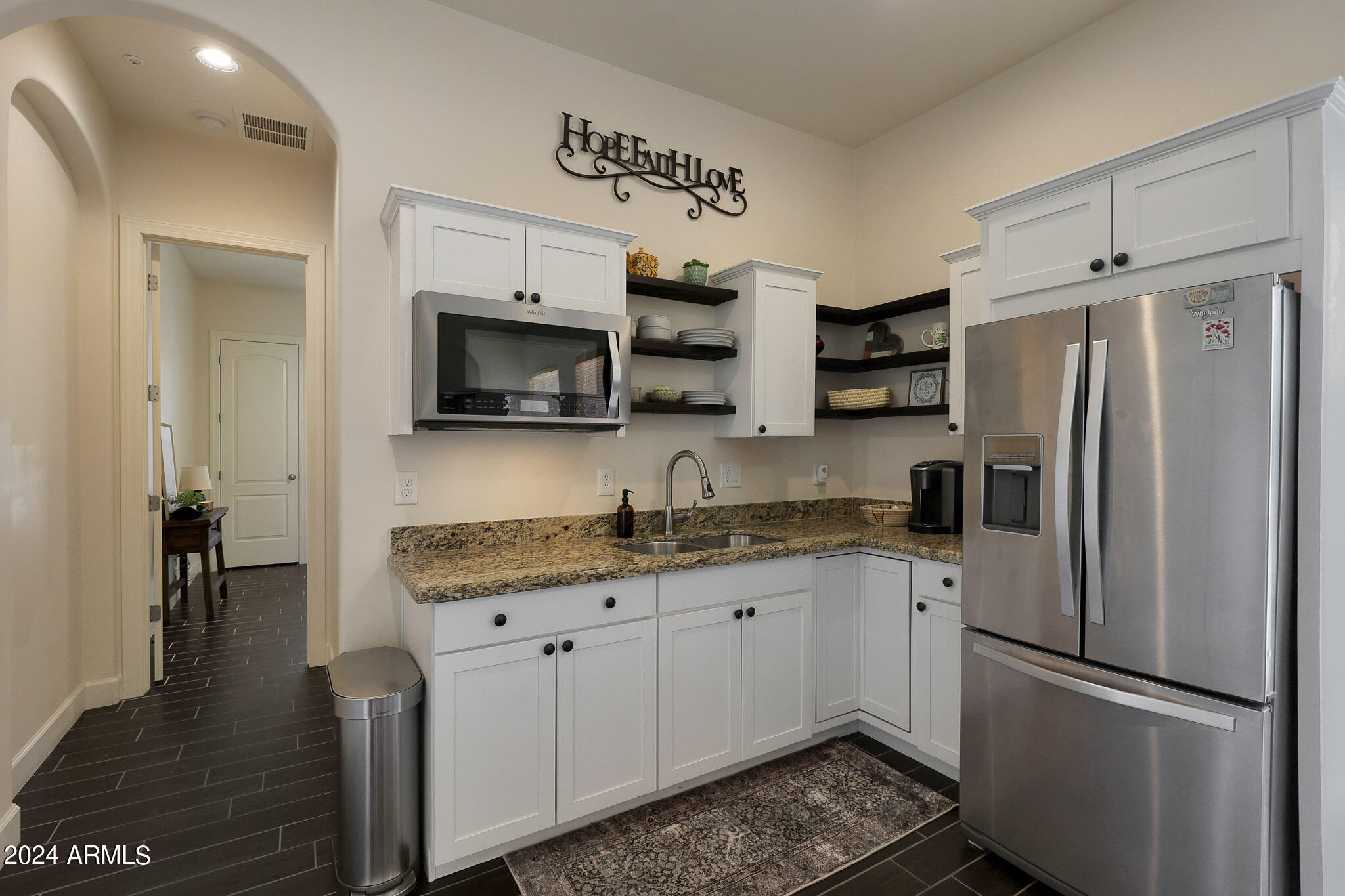 6746 W ROBERTA Lane