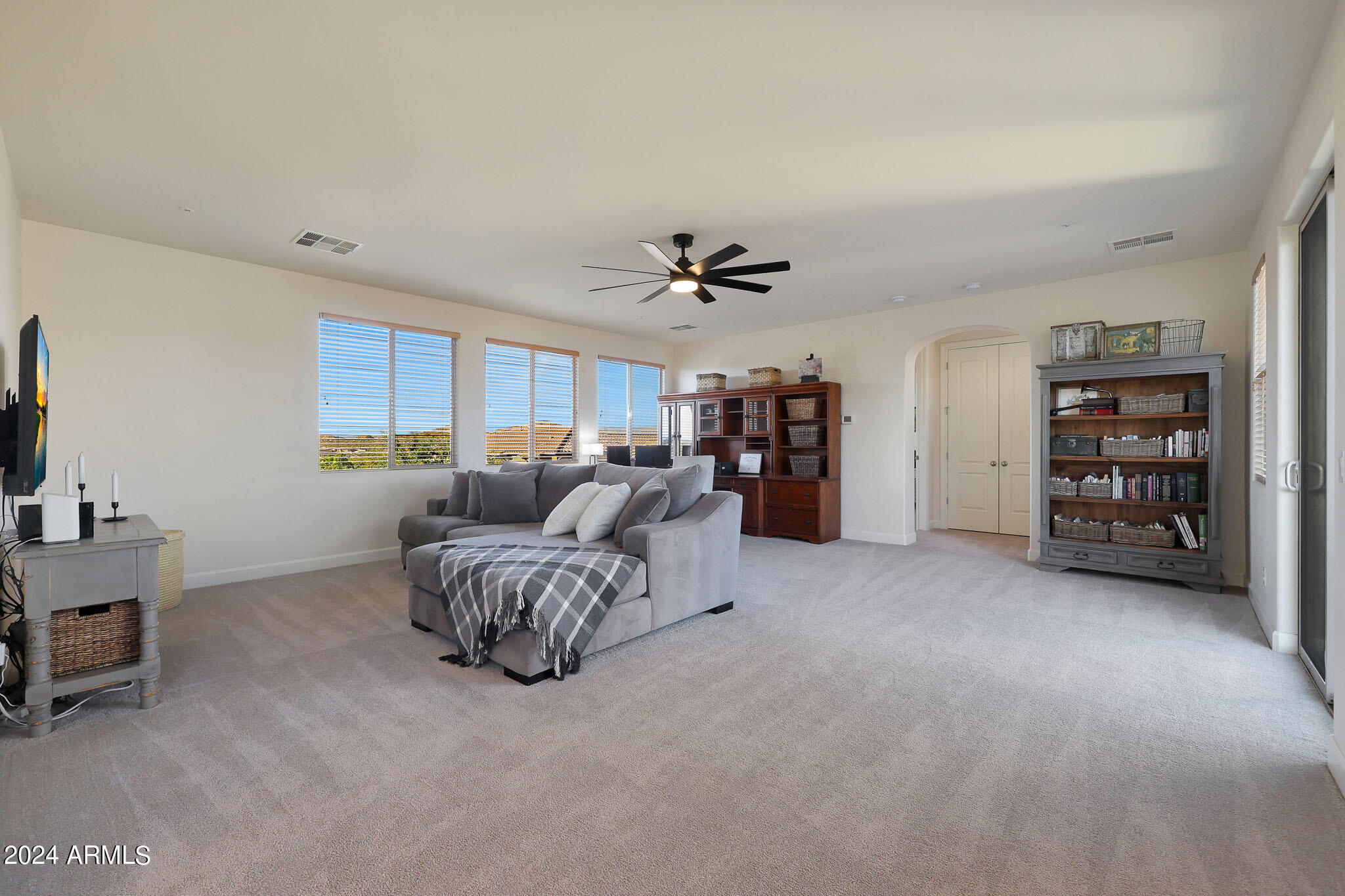 6746 W ROBERTA Lane