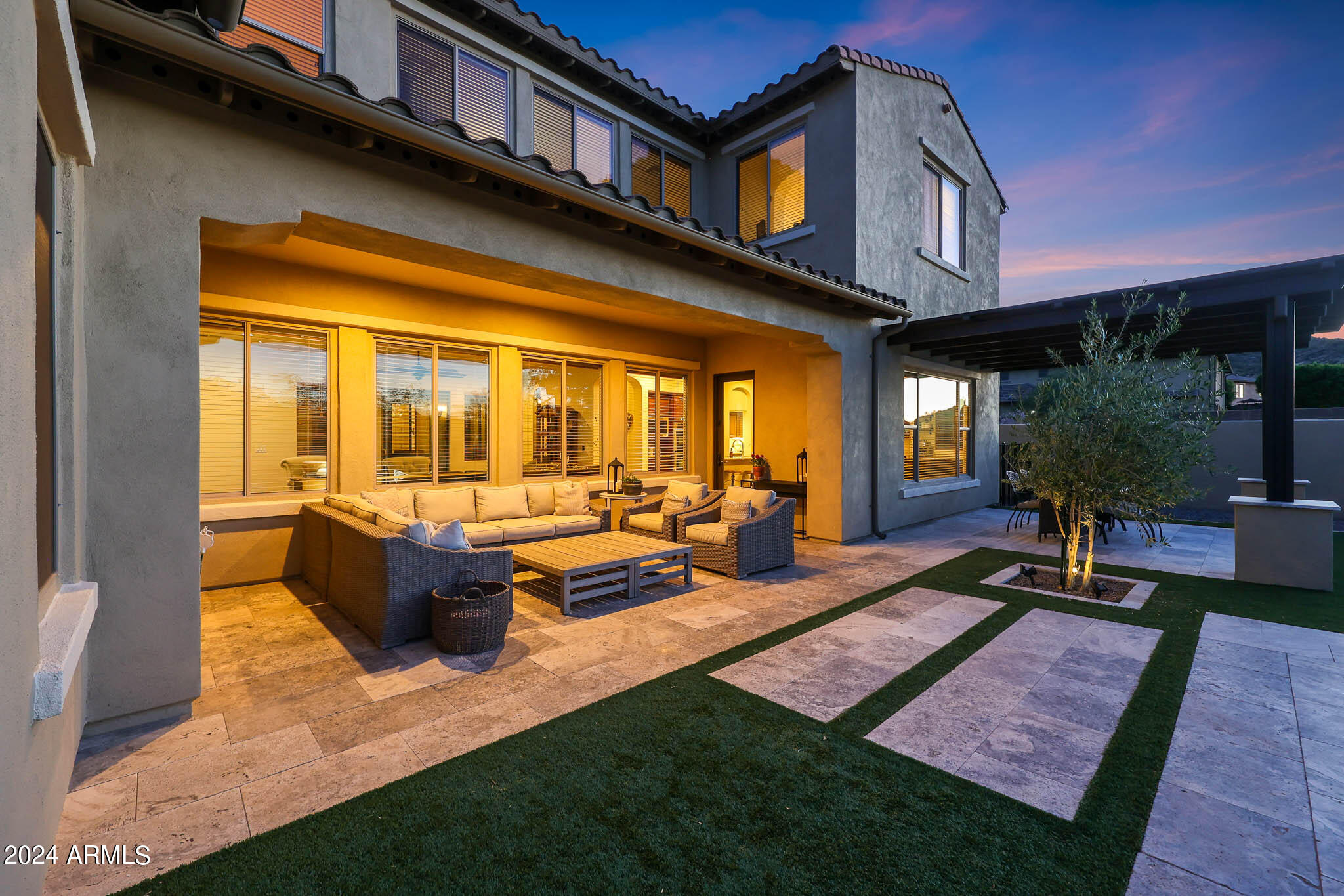6746 W ROBERTA Lane